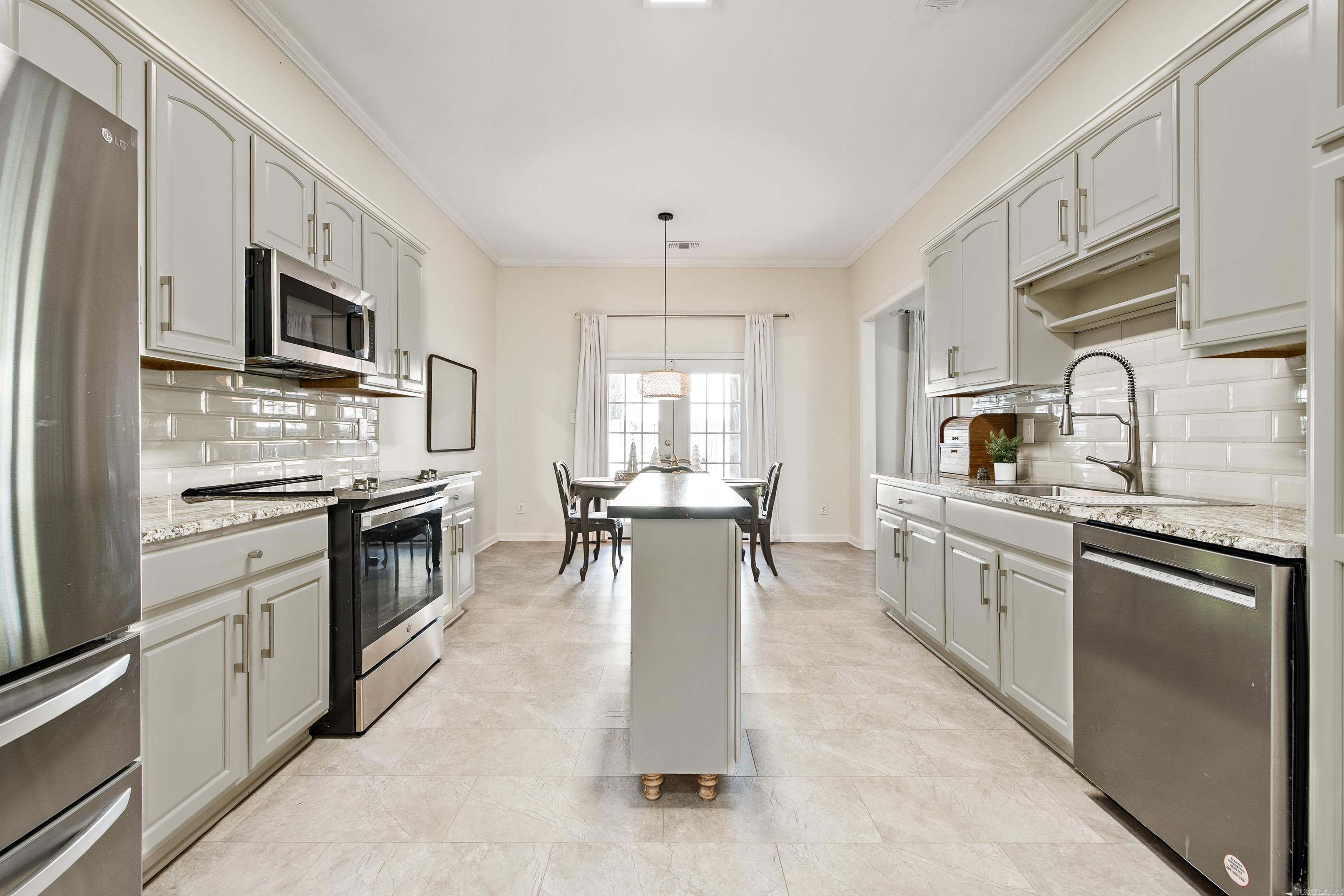 HURRICANE LAKE EST - Residential