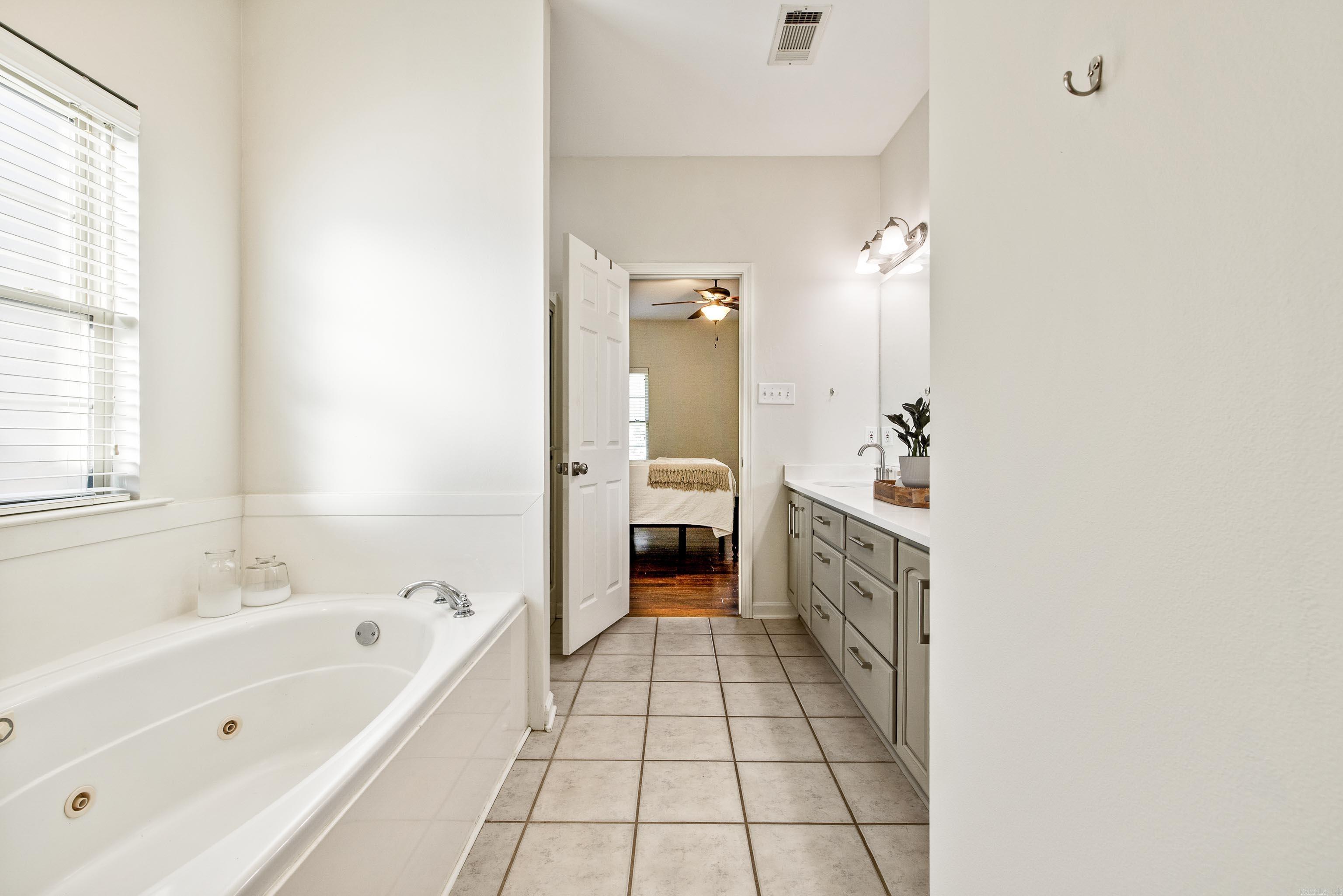 HURRICANE LAKE EST - Residential