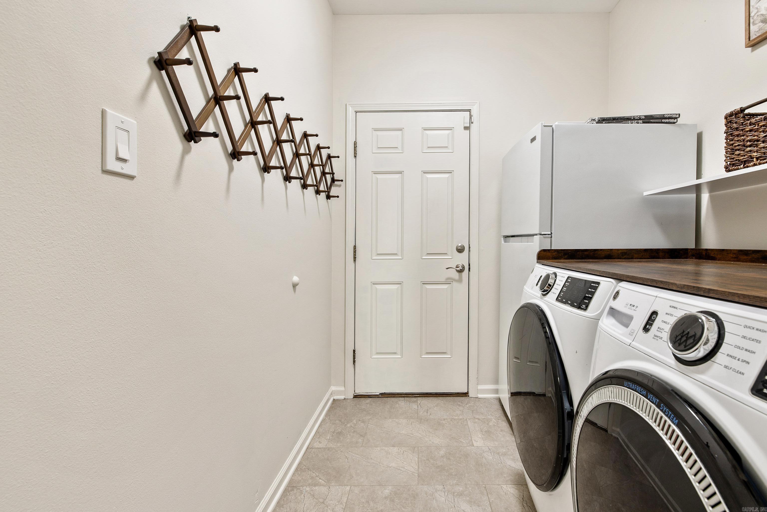 HURRICANE LAKE EST - Residential