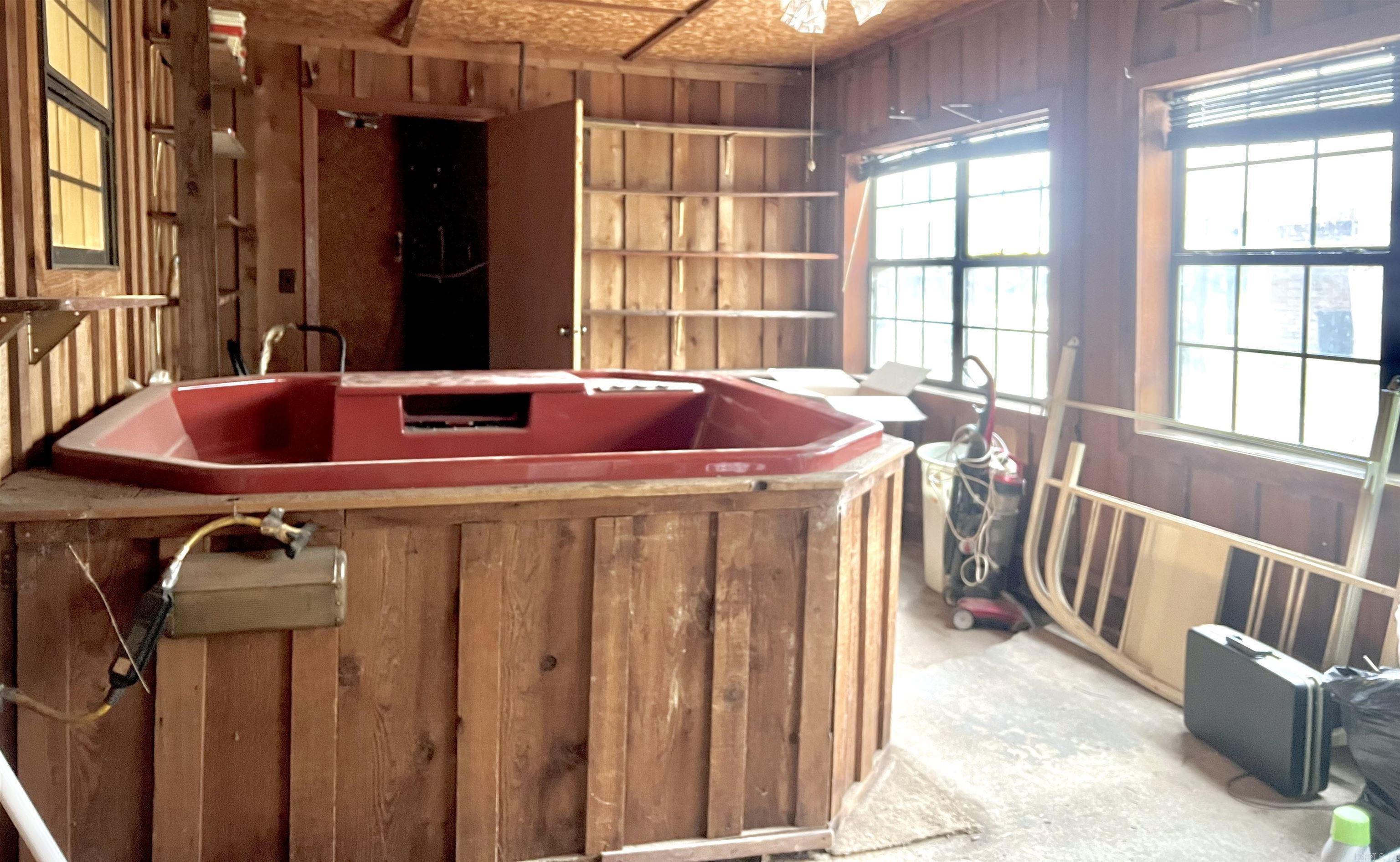 WOODLAND ESTATES - Residential