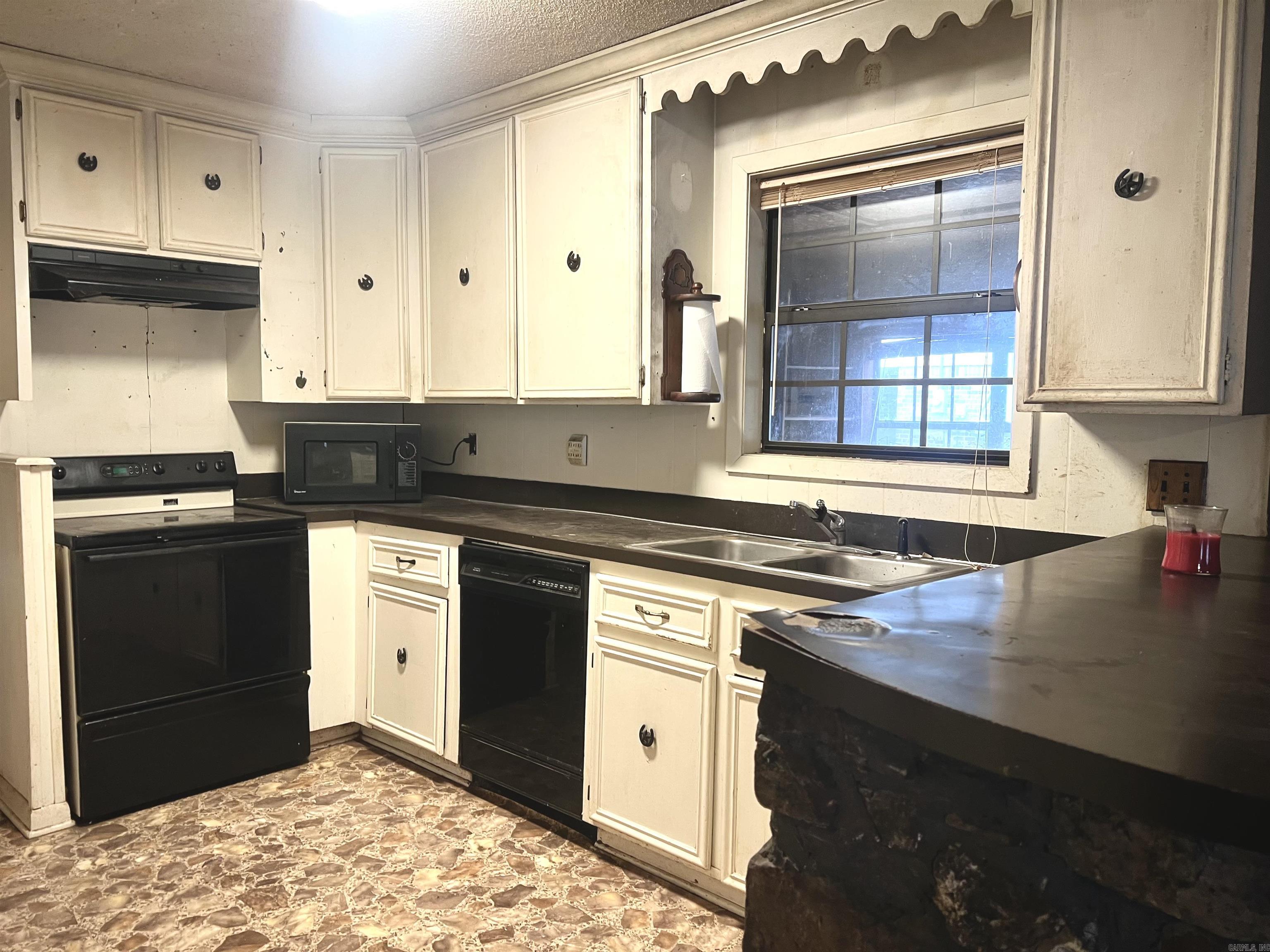 WOODLAND ESTATES - Residential