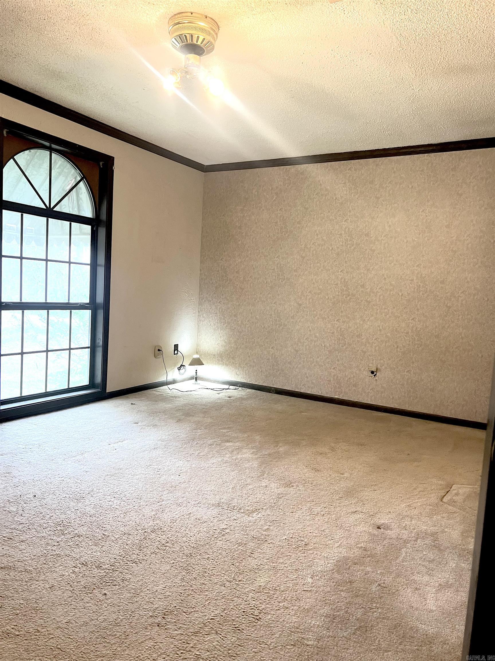 WOODLAND ESTATES - Residential