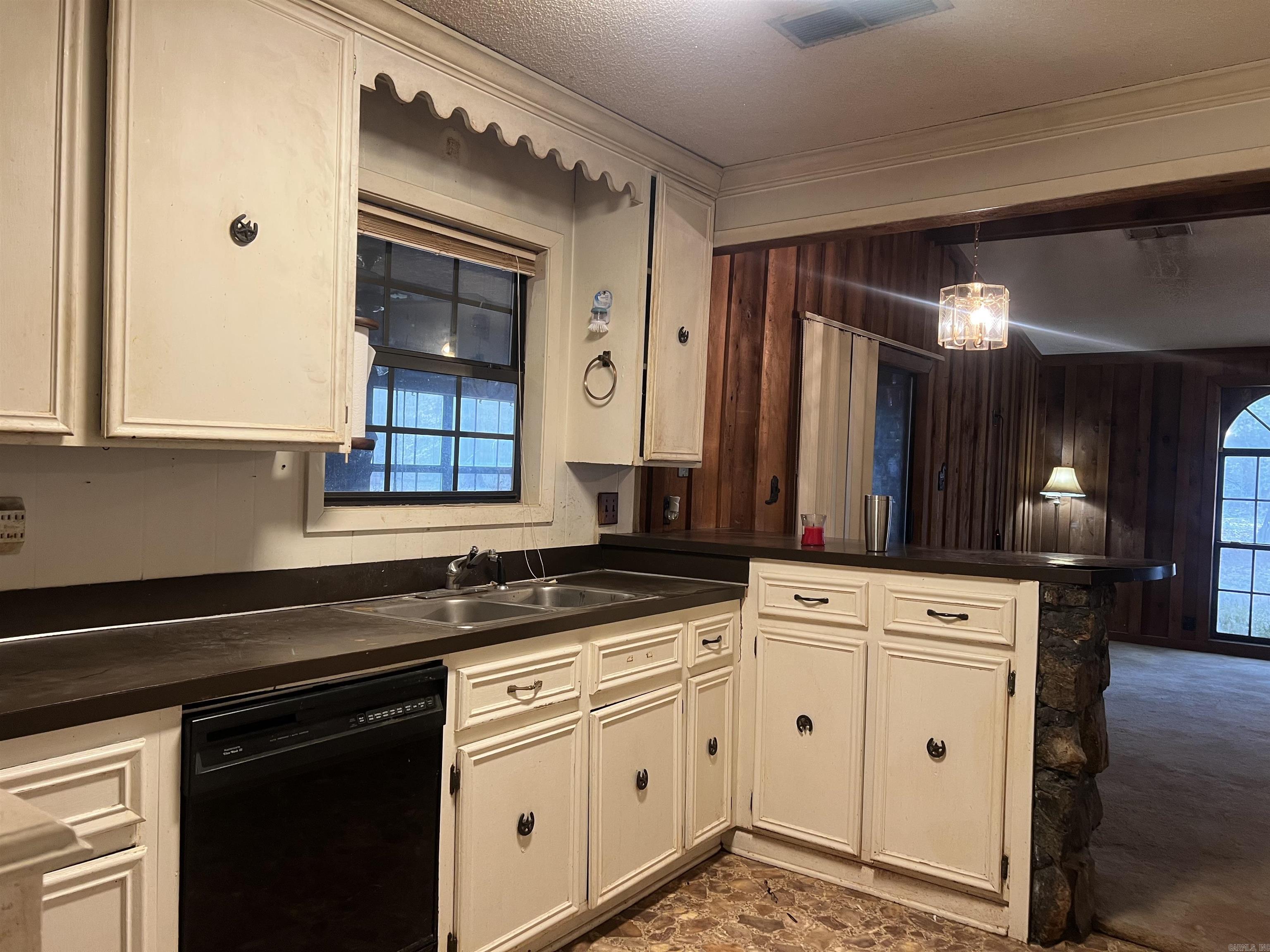 WOODLAND ESTATES - Residential