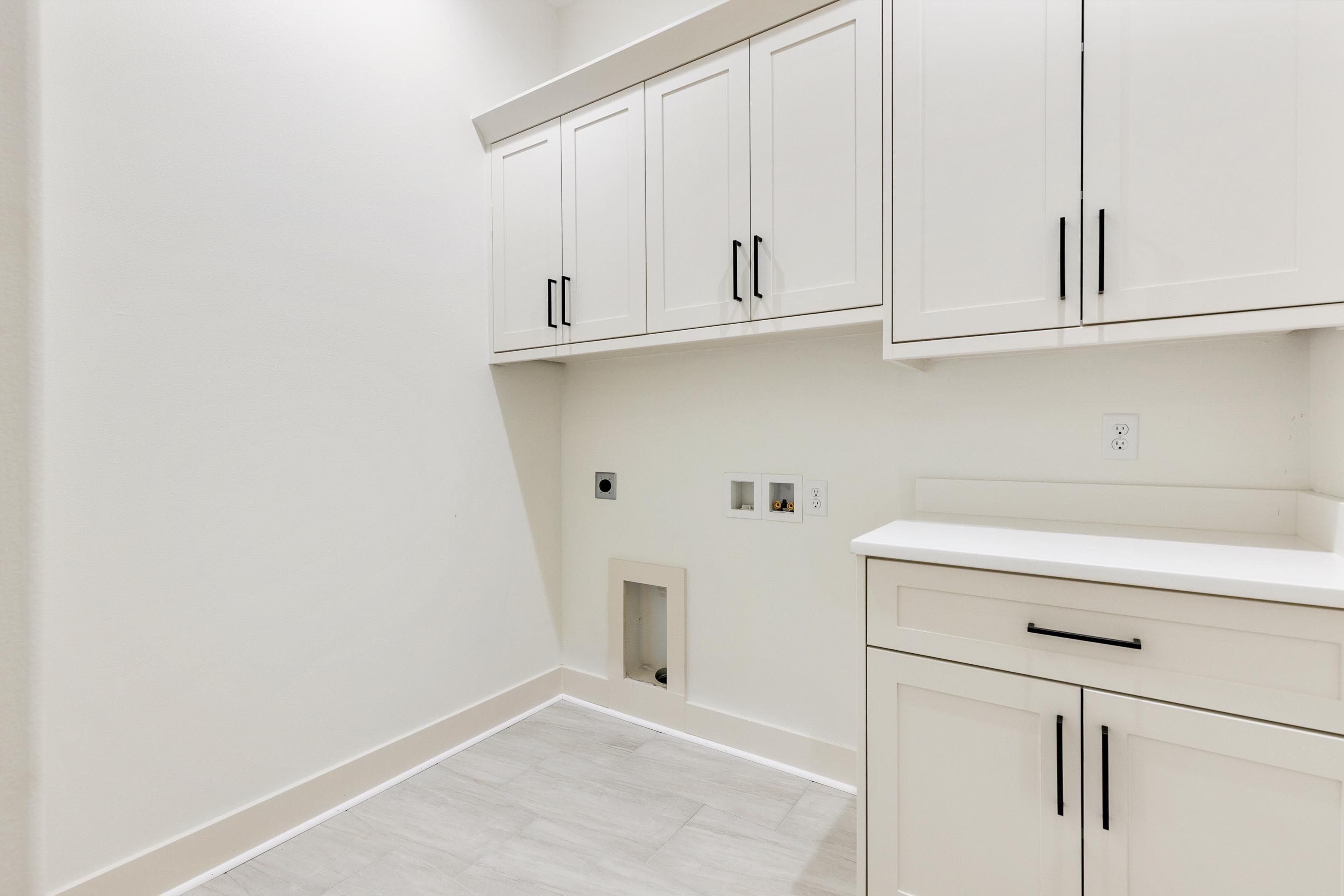 NORTH SHORE @ HURRICANE LAKE EST - Residential