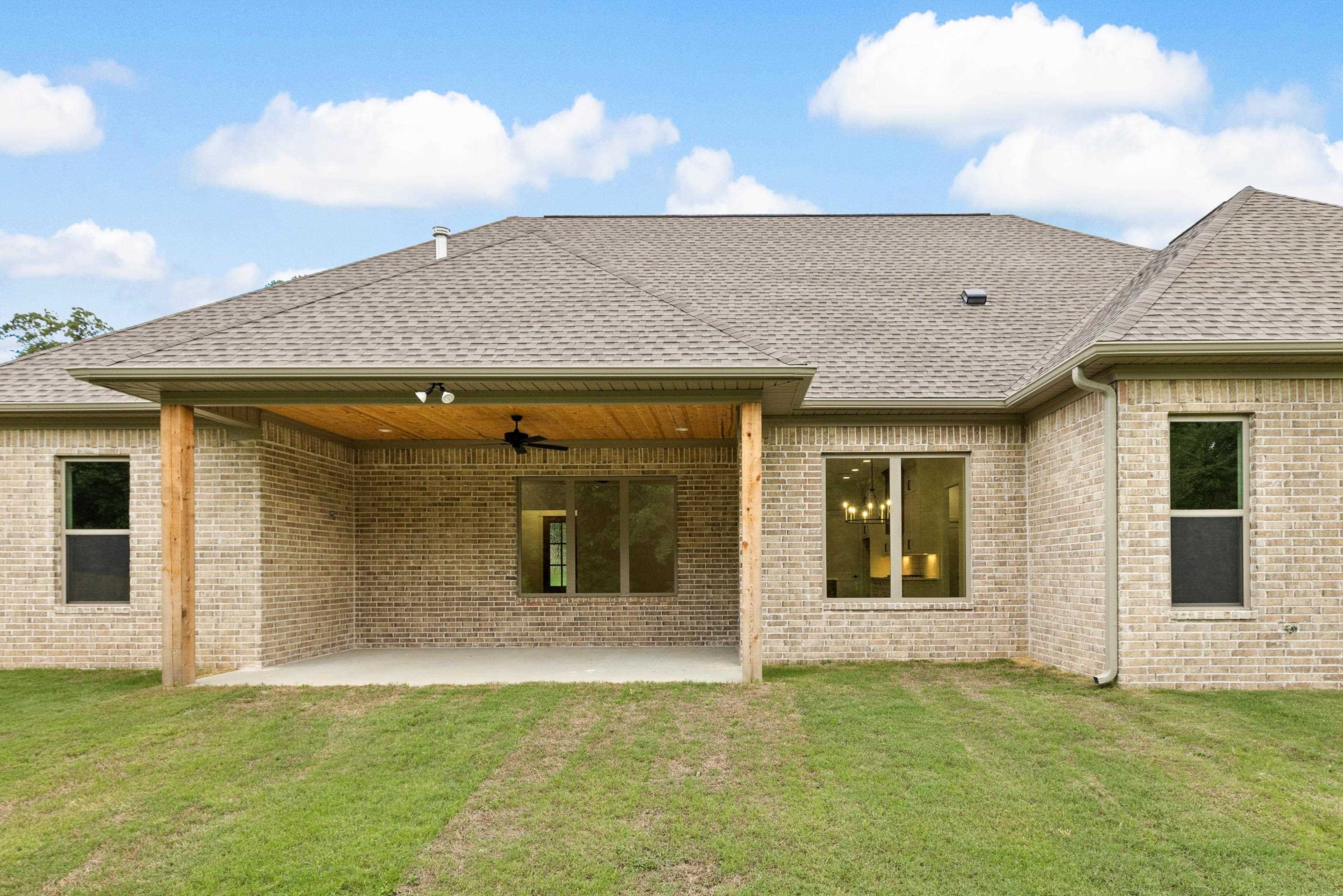 NORTH SHORE @ HURRICANE LAKE EST - Residential