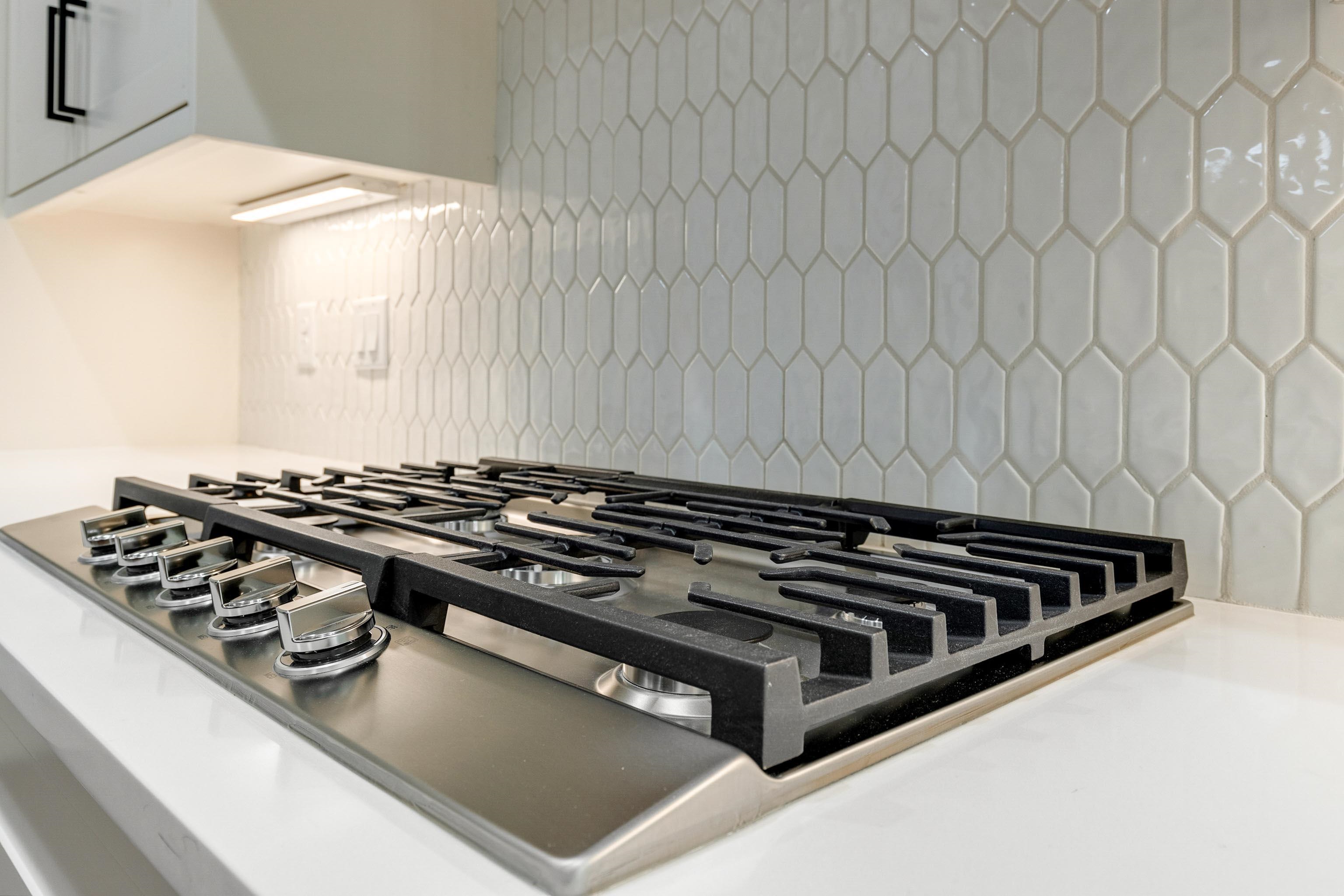 NORTH SHORE @ HURRICANE LAKE EST - Residential