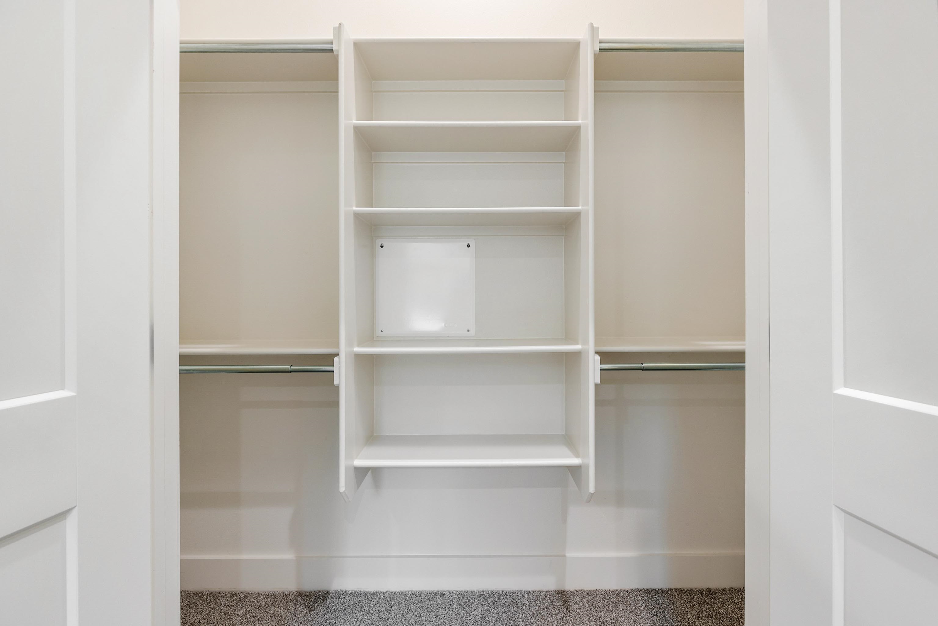 NORTH SHORE @ HURRICANE LAKE EST - Residential