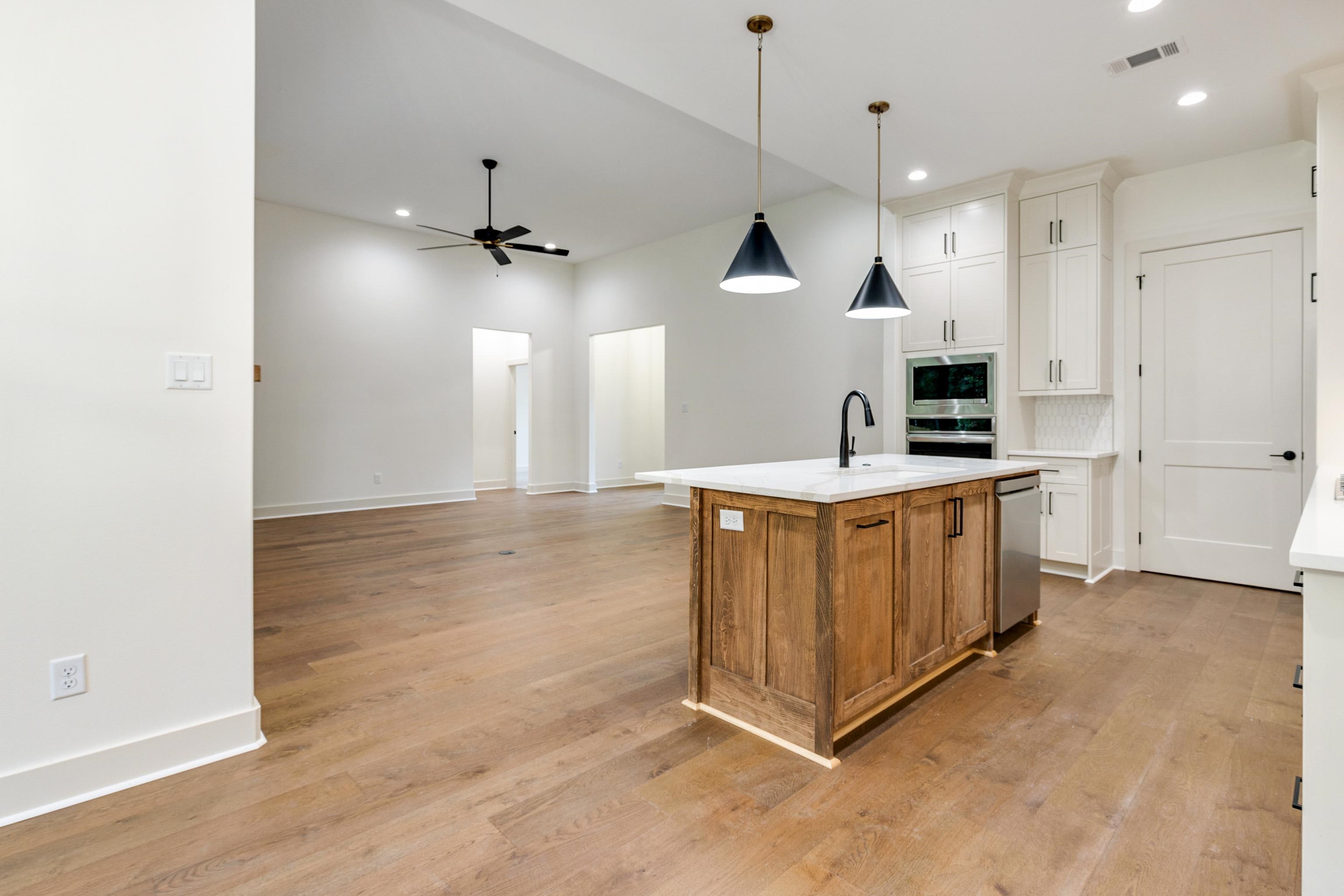 NORTH SHORE @ HURRICANE LAKE EST - Residential