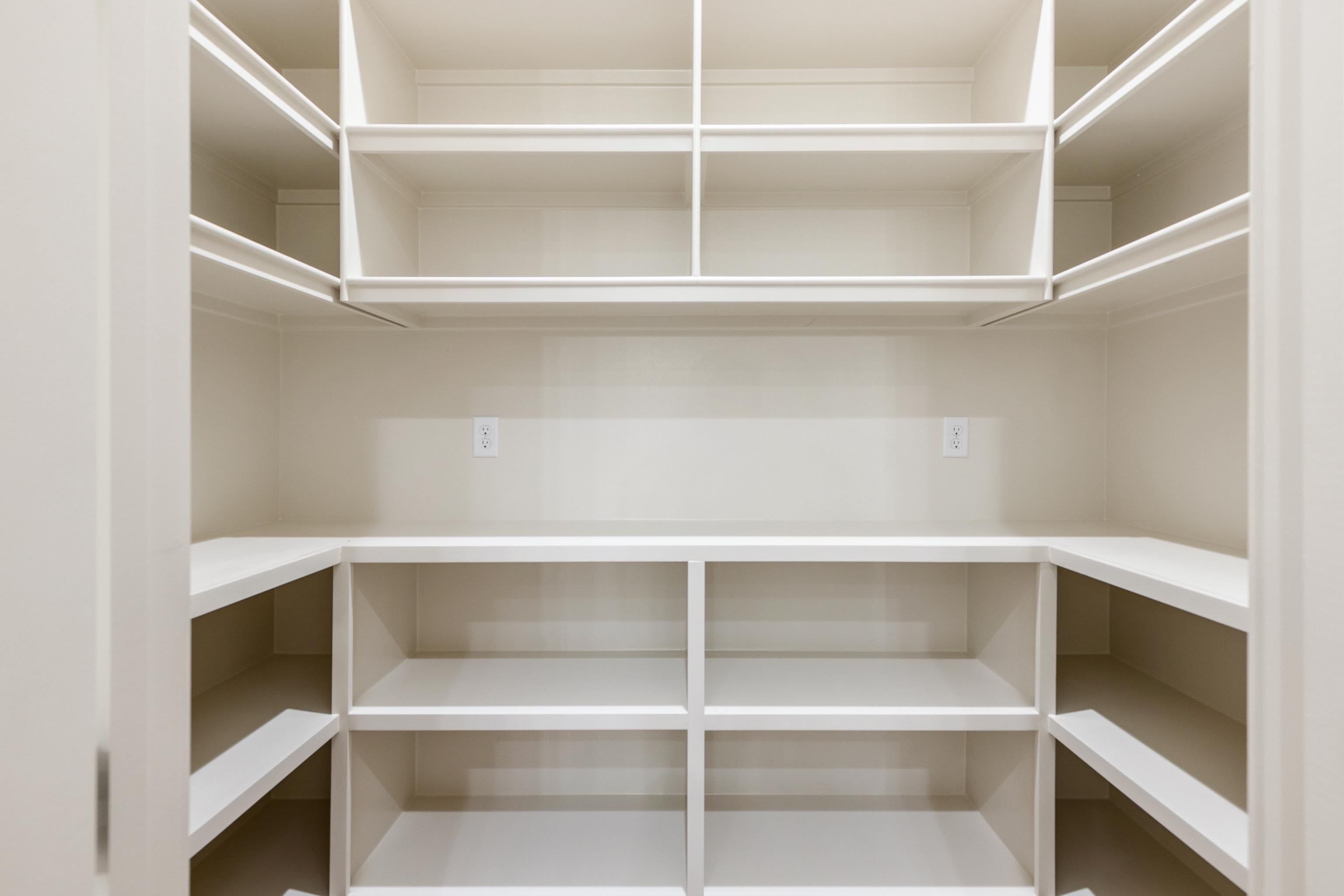 NORTH SHORE @ HURRICANE LAKE EST - Residential