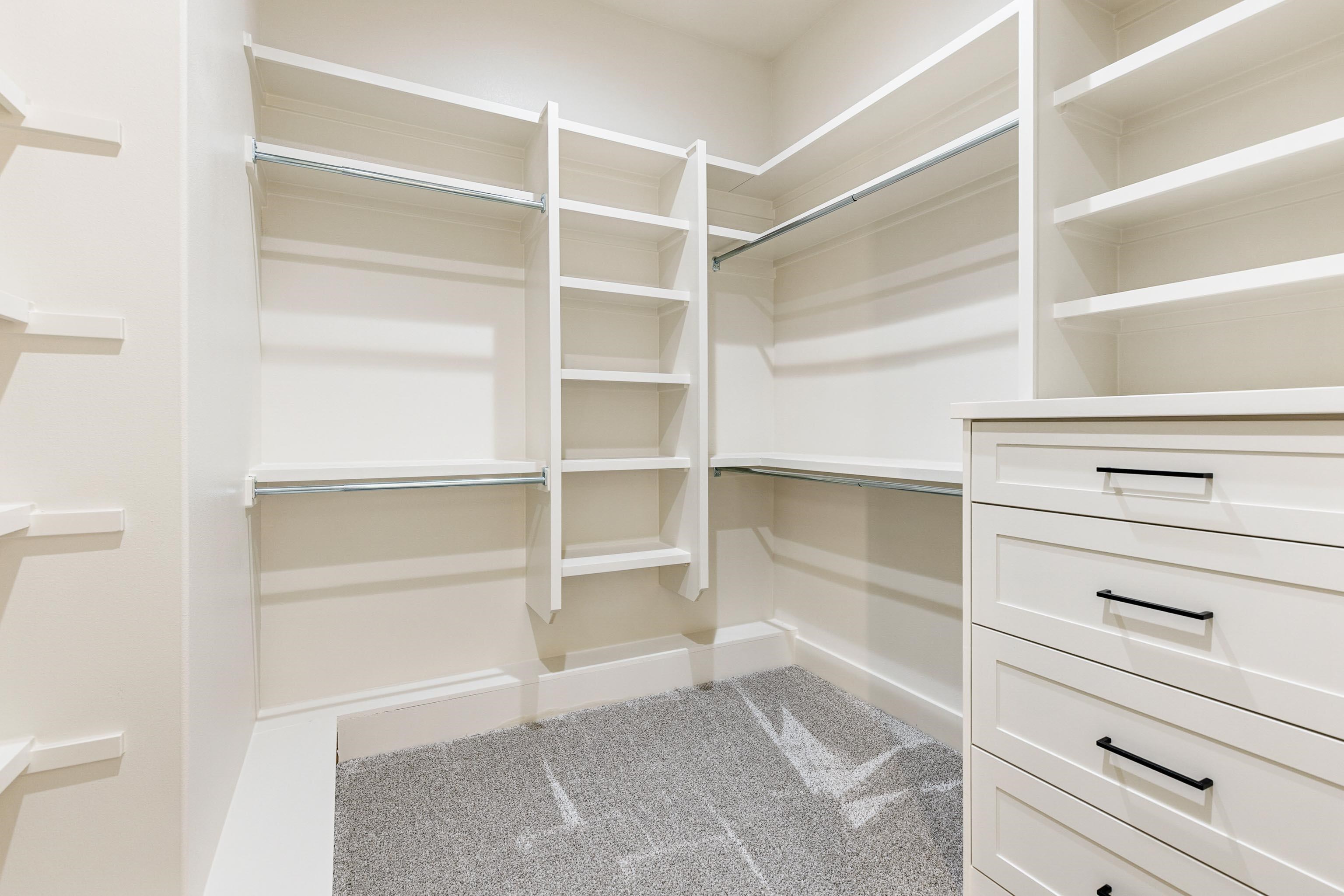 NORTH SHORE @ HURRICANE LAKE EST - Residential