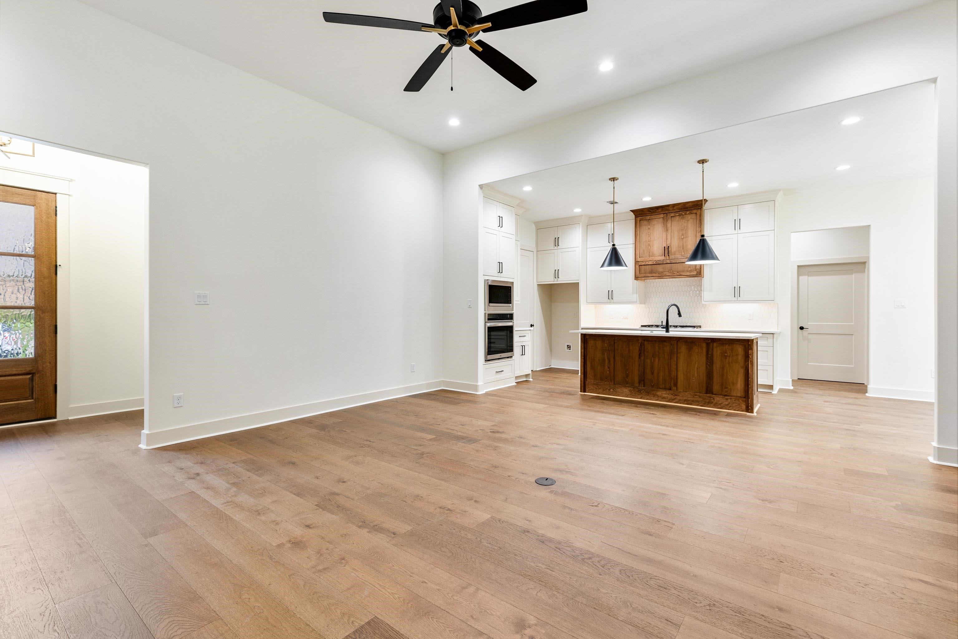 NORTH SHORE @ HURRICANE LAKE EST - Residential