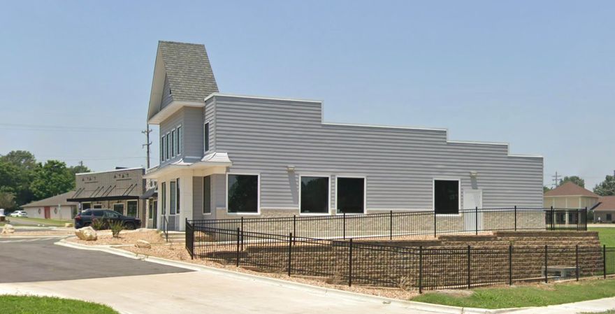 Suite D at 2760 Browns Ln offers a modern commercial space available for sublease through December 31, 2027, providing a flexible occupancy solution in a well-maintained building. The suite benefits from the property's strong visibility, on-site parking, and convenient access within an established Jonesboro corridor surrounded by neighborhoods and businesses. This location supports steady local traffic and easy connectivity to nearby arterial routes, making Suite D an ideal option for users seeking a professional space.