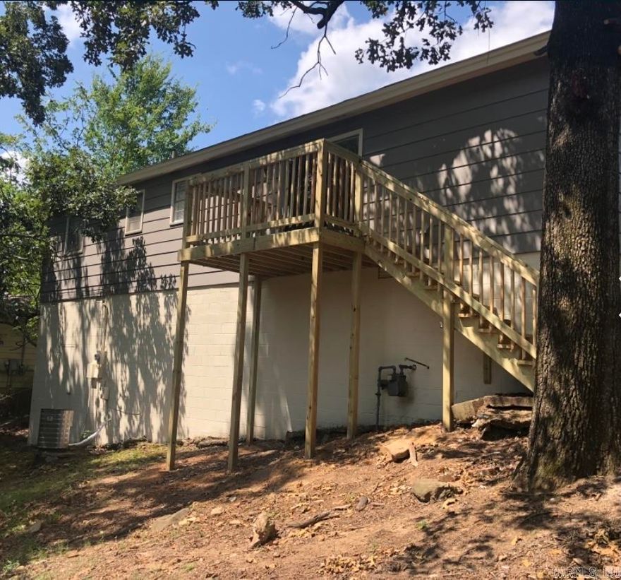 Completely updated! Vinyl plank flooring throughout! 3 bedroom 1 bath home! Corner lot and large backyard! Schedule your showing today!