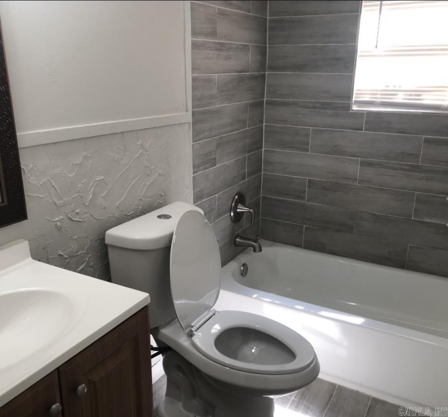 Glen Oaks - Residential Lease