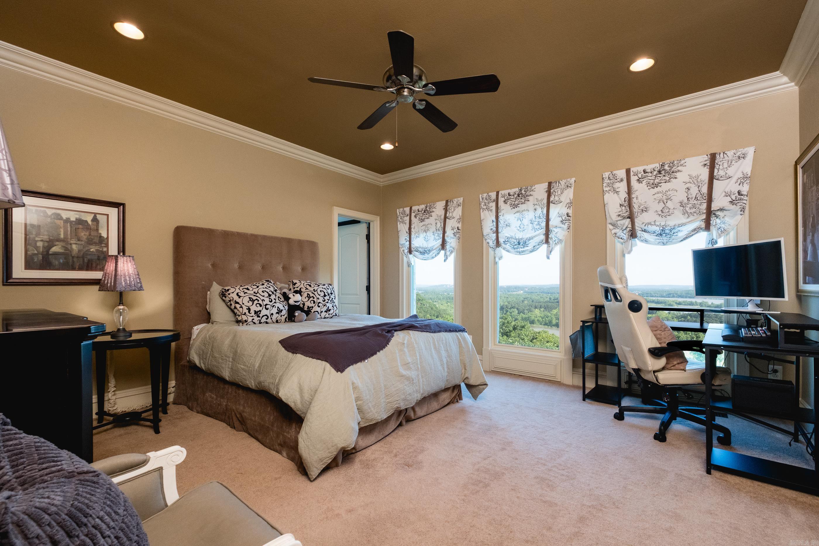RIVER RIDGE POINTE - Residential