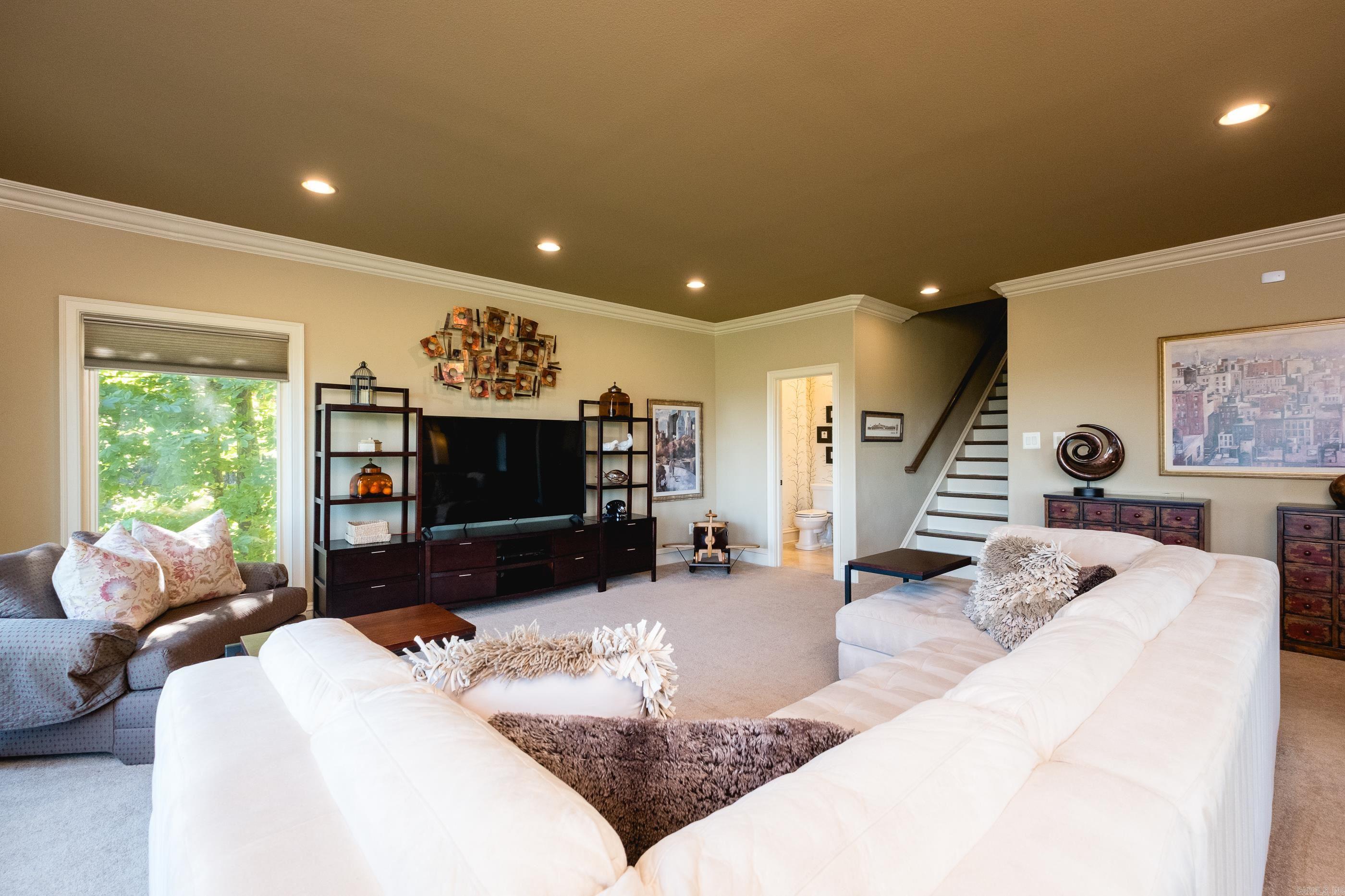 RIVER RIDGE POINTE - Residential