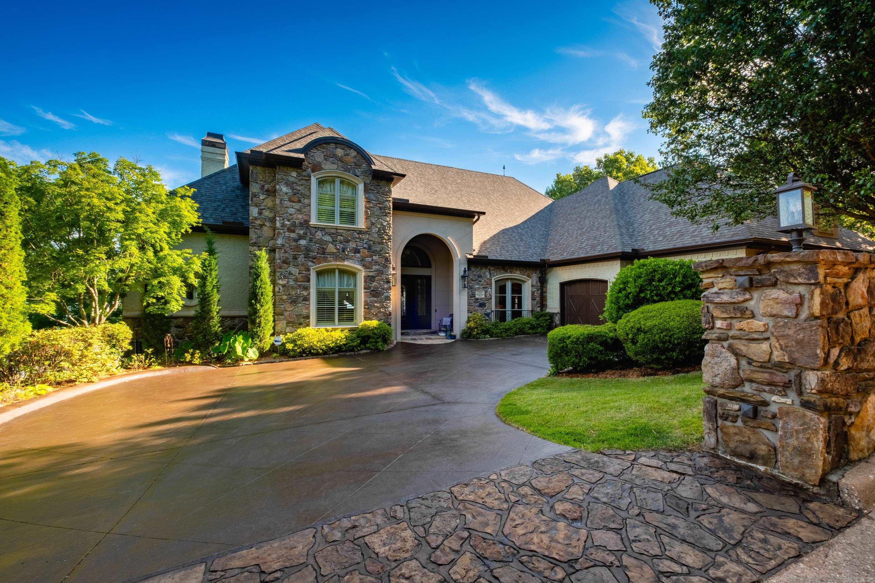 RIVER RIDGE POINTE - Residential