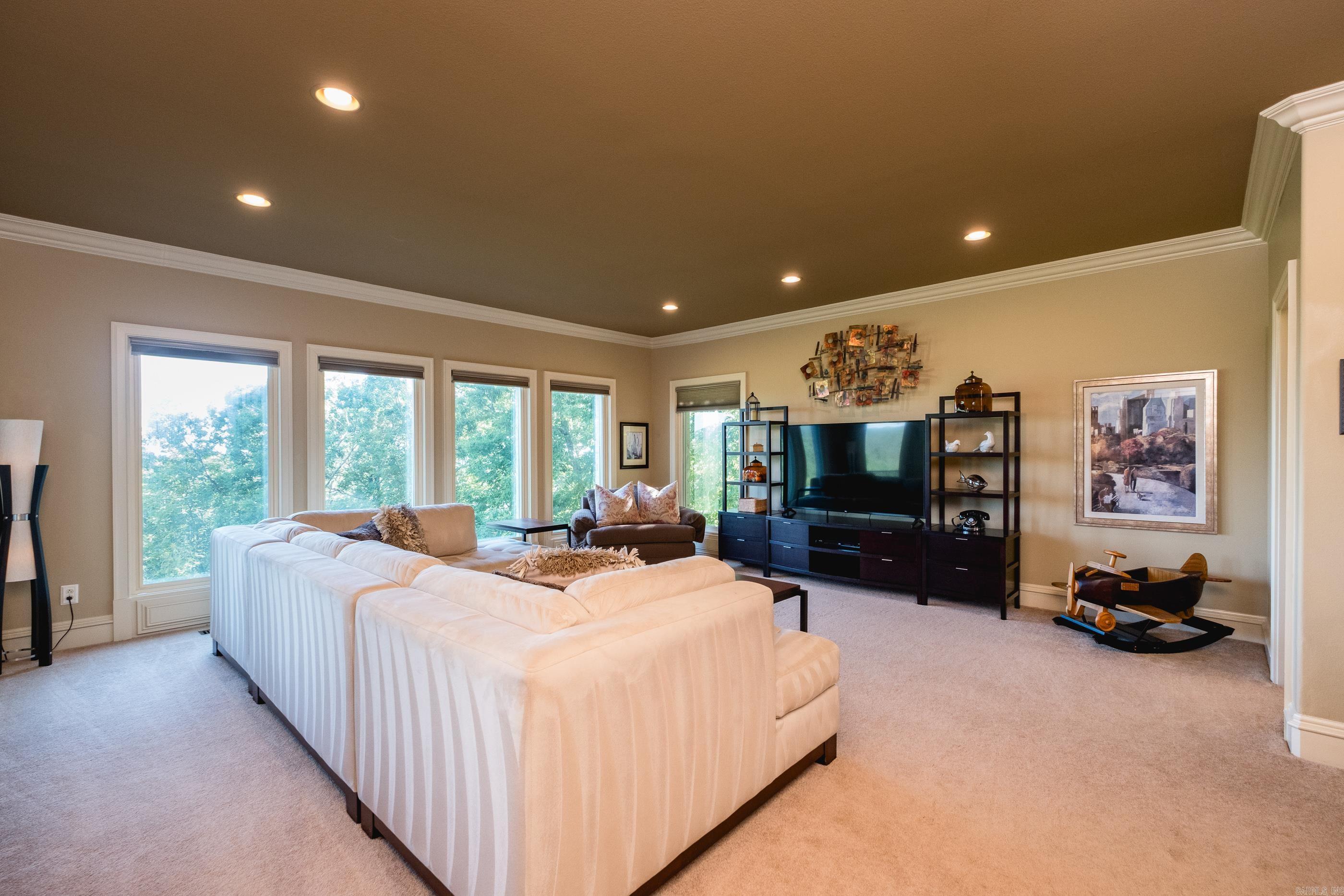 RIVER RIDGE POINTE - Residential