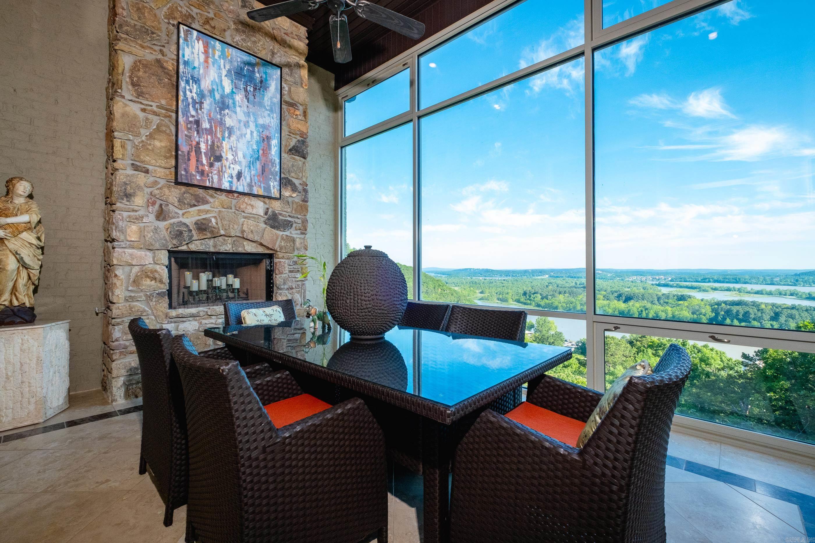 RIVER RIDGE POINTE - Residential