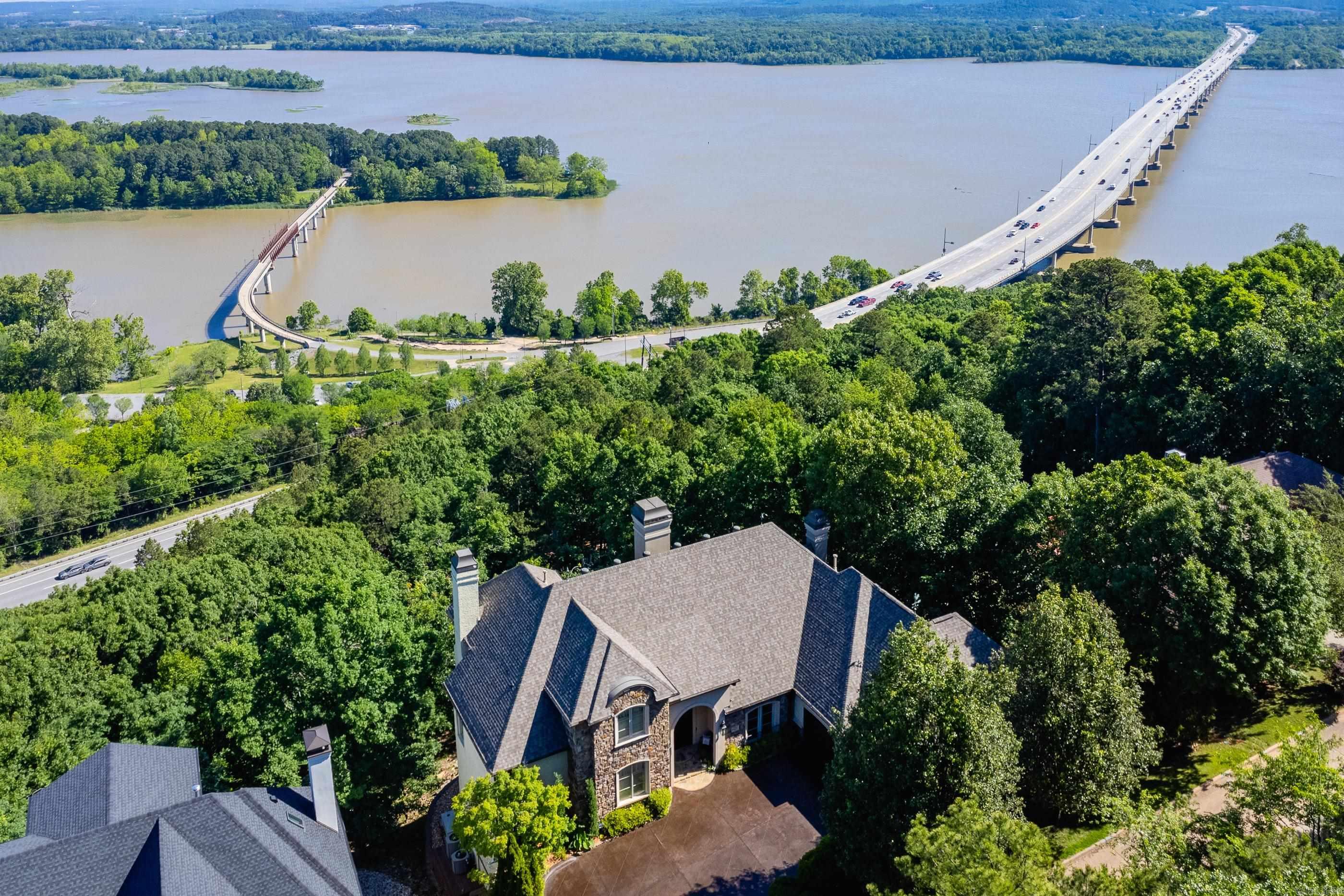 RIVER RIDGE POINTE - Residential