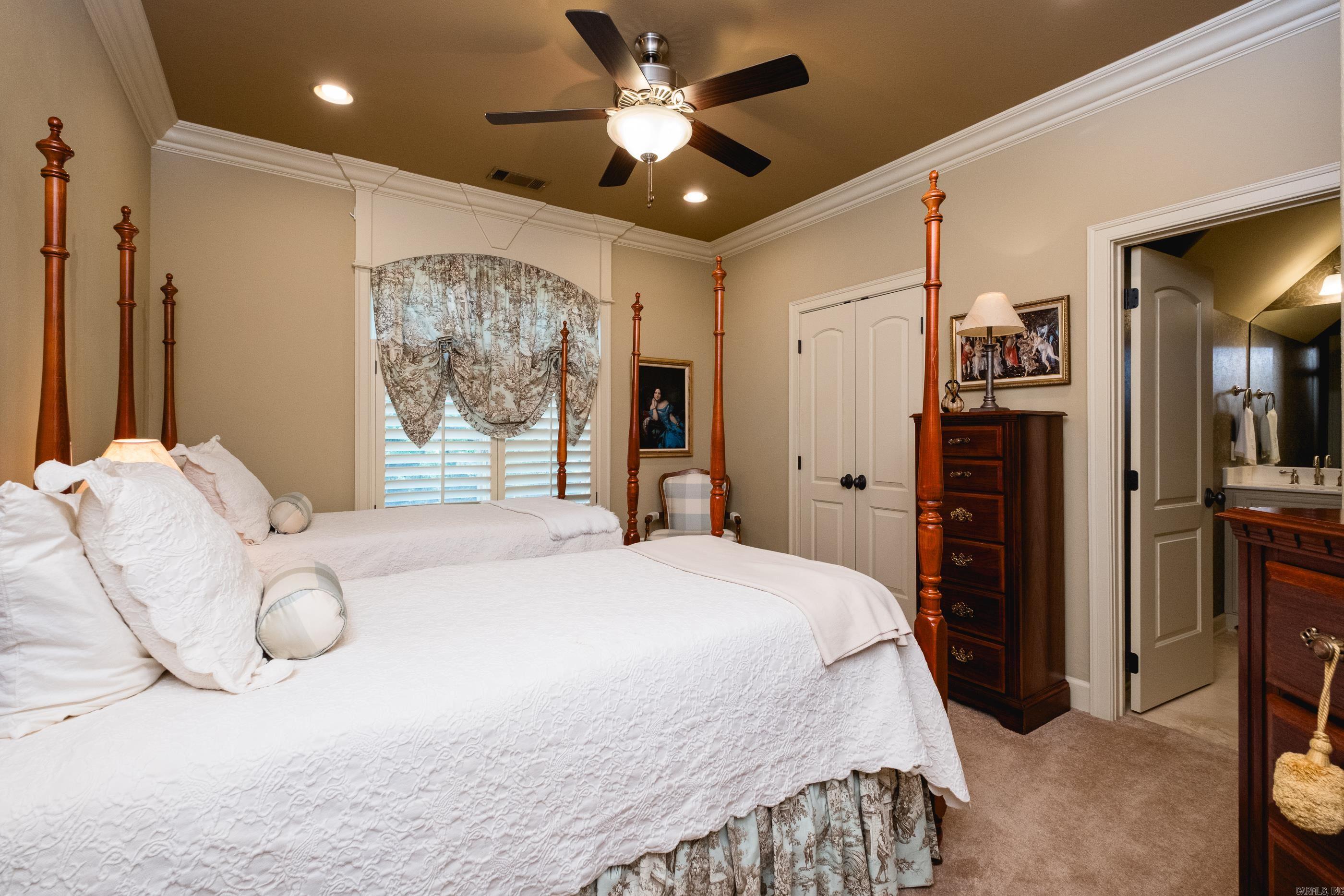 RIVER RIDGE POINTE - Residential