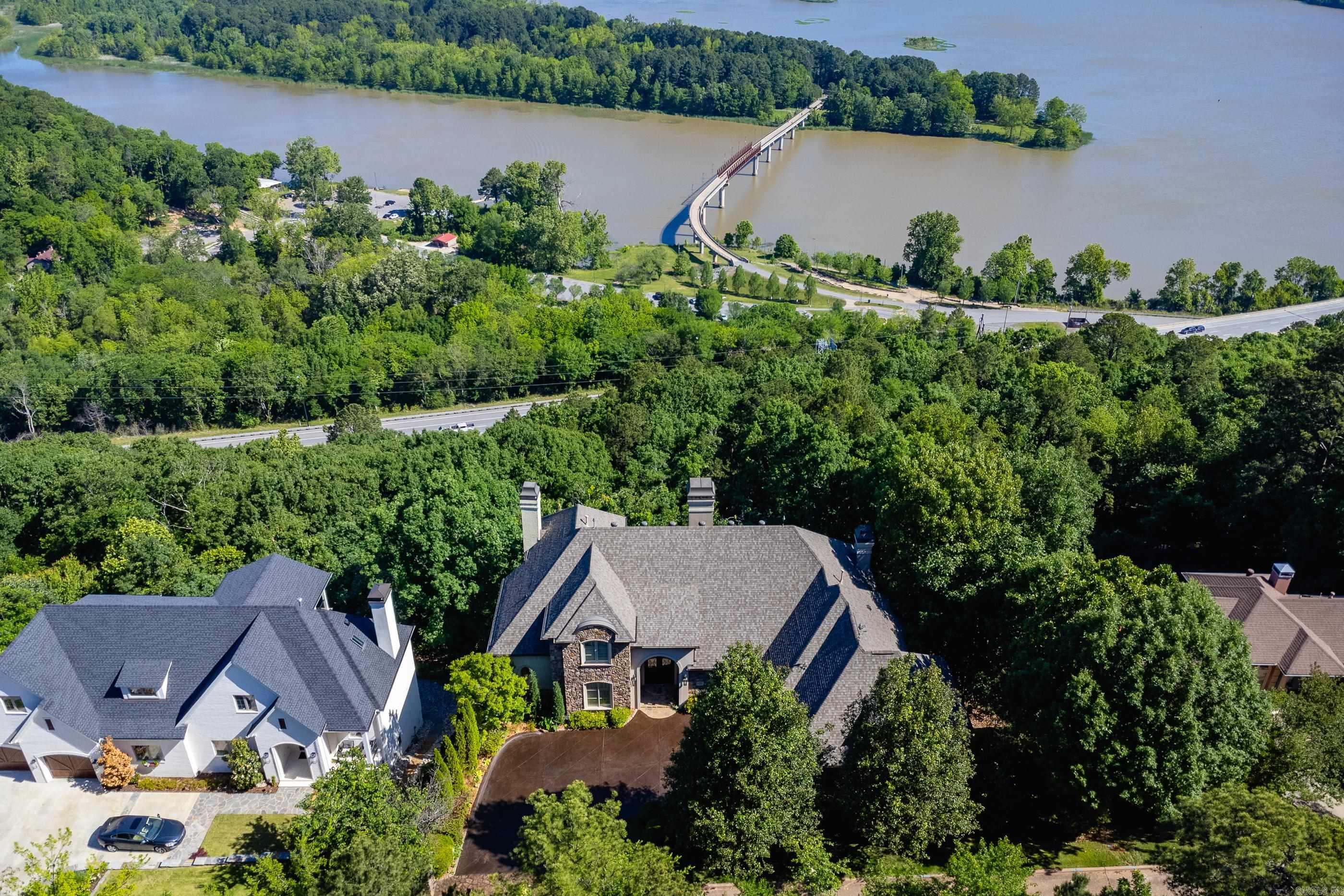 RIVER RIDGE POINTE - Residential