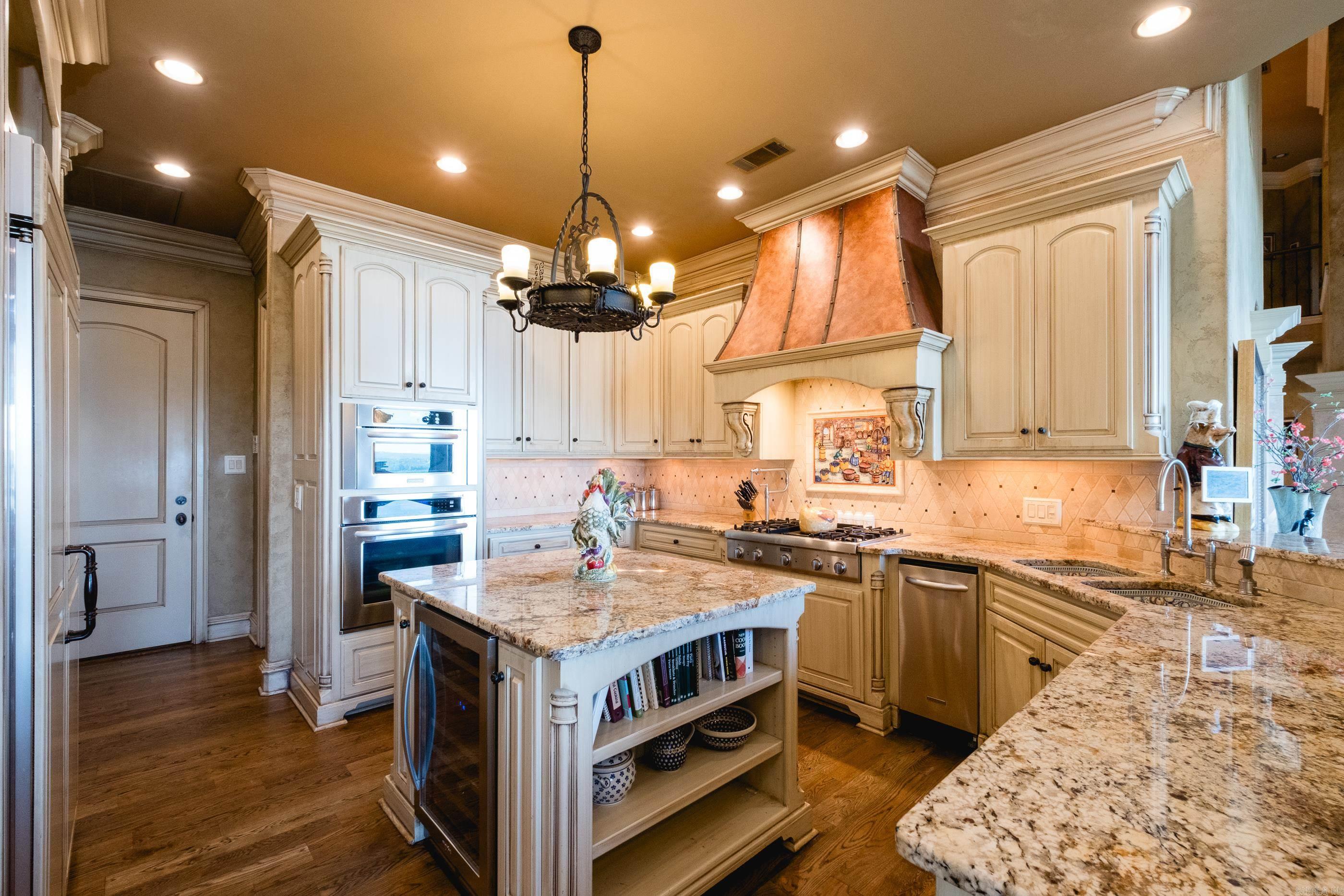 RIVER RIDGE POINTE - Residential