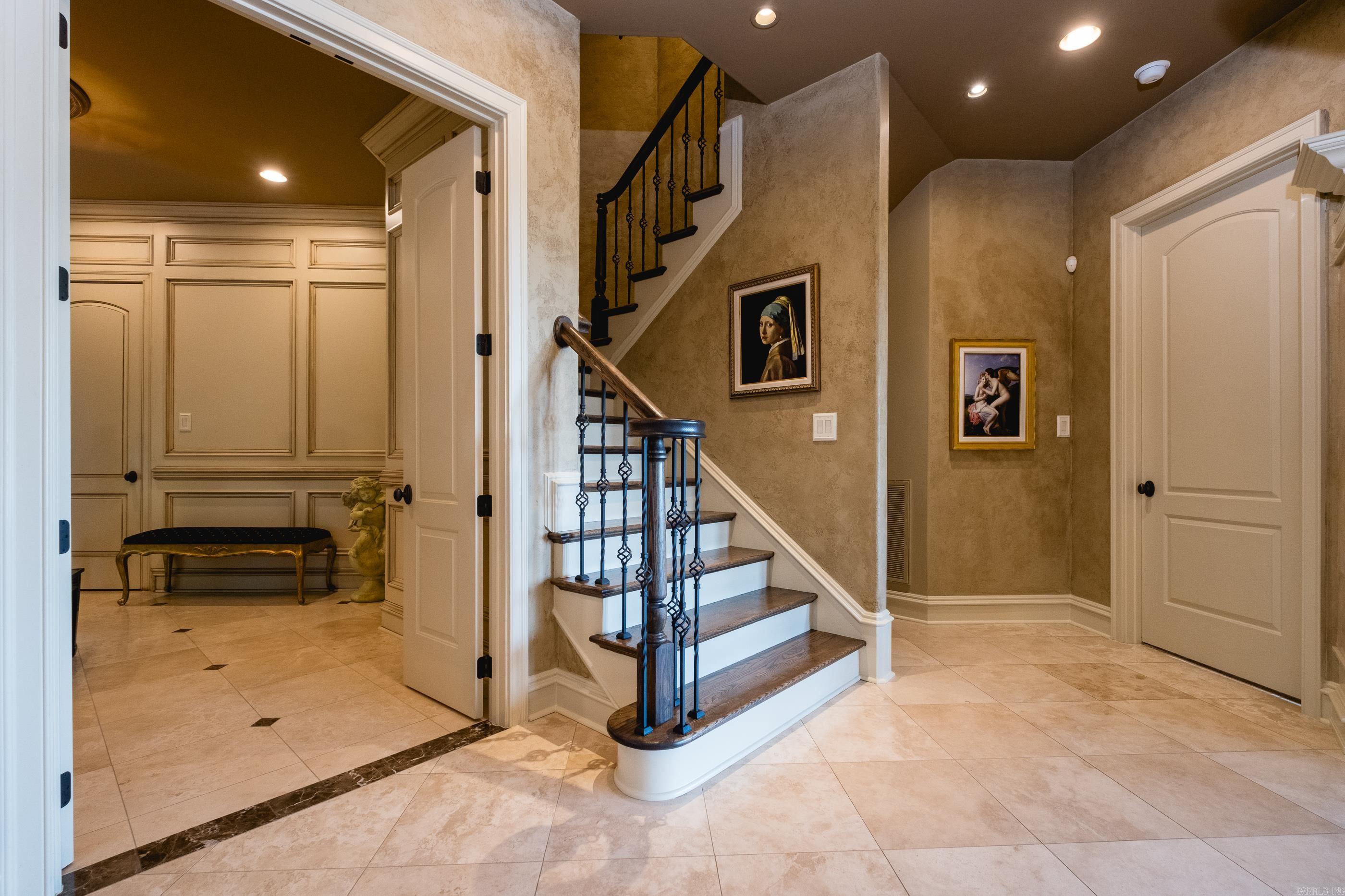 RIVER RIDGE POINTE - Residential