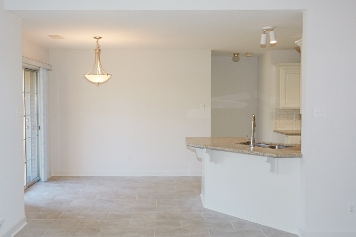 COUNTRY CLUB OF ARK THE - Residential Lease