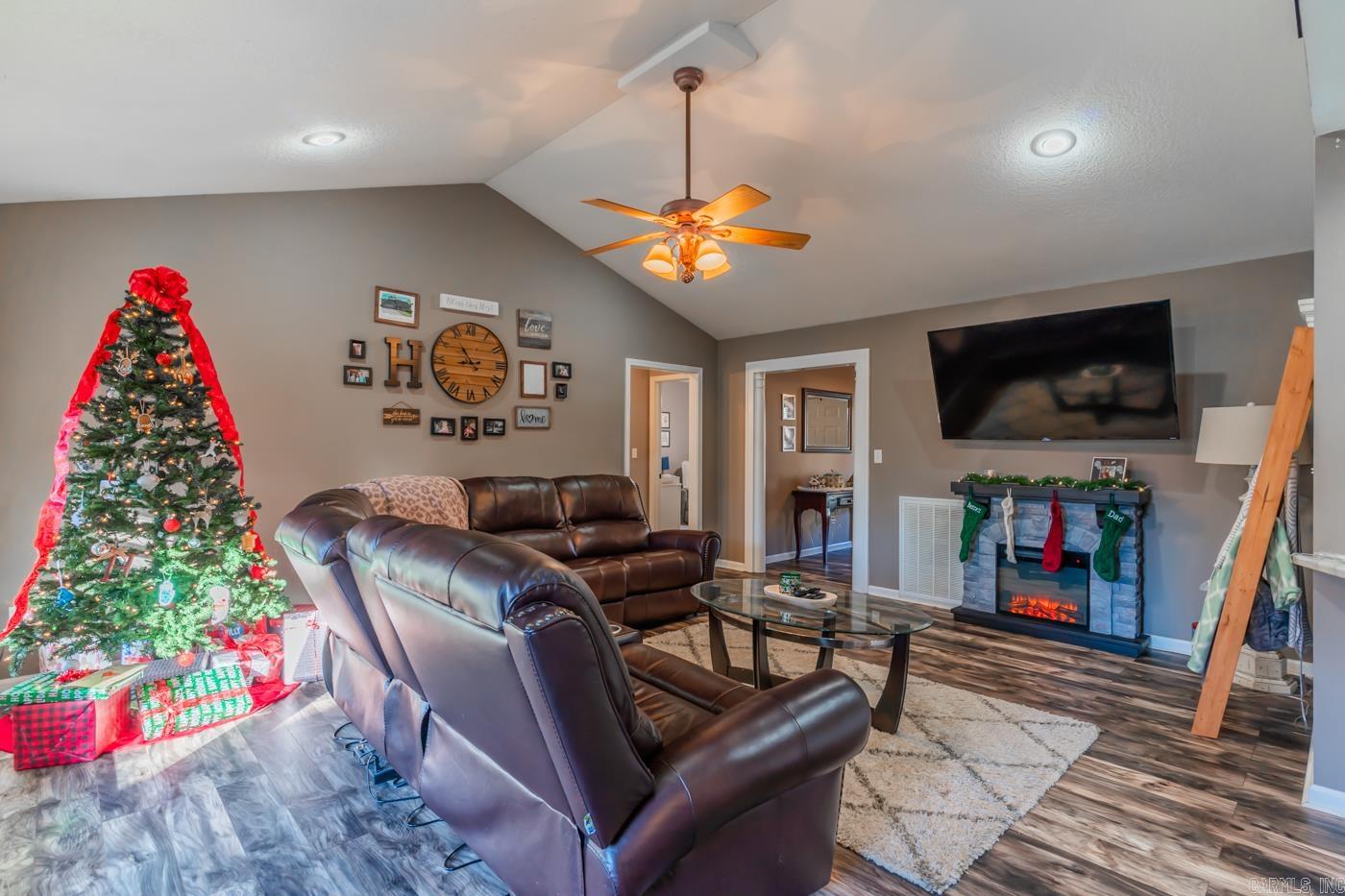 JULIE ANN SUB - Residential