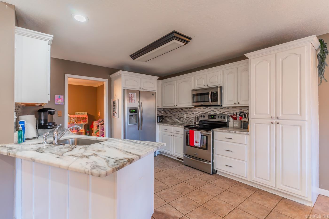 JULIE ANN SUB - Residential