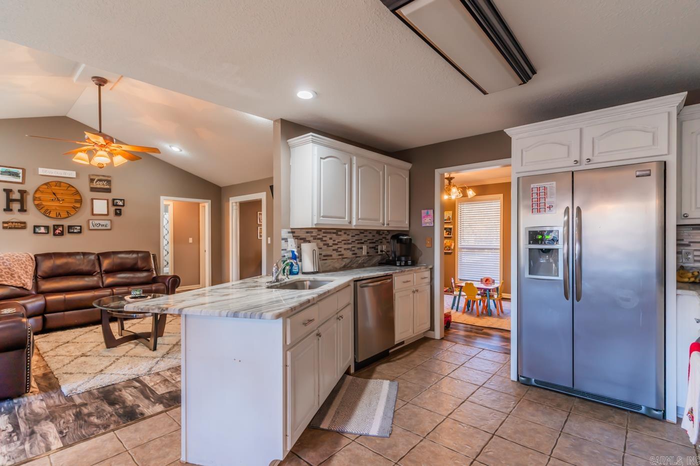 JULIE ANN SUB - Residential