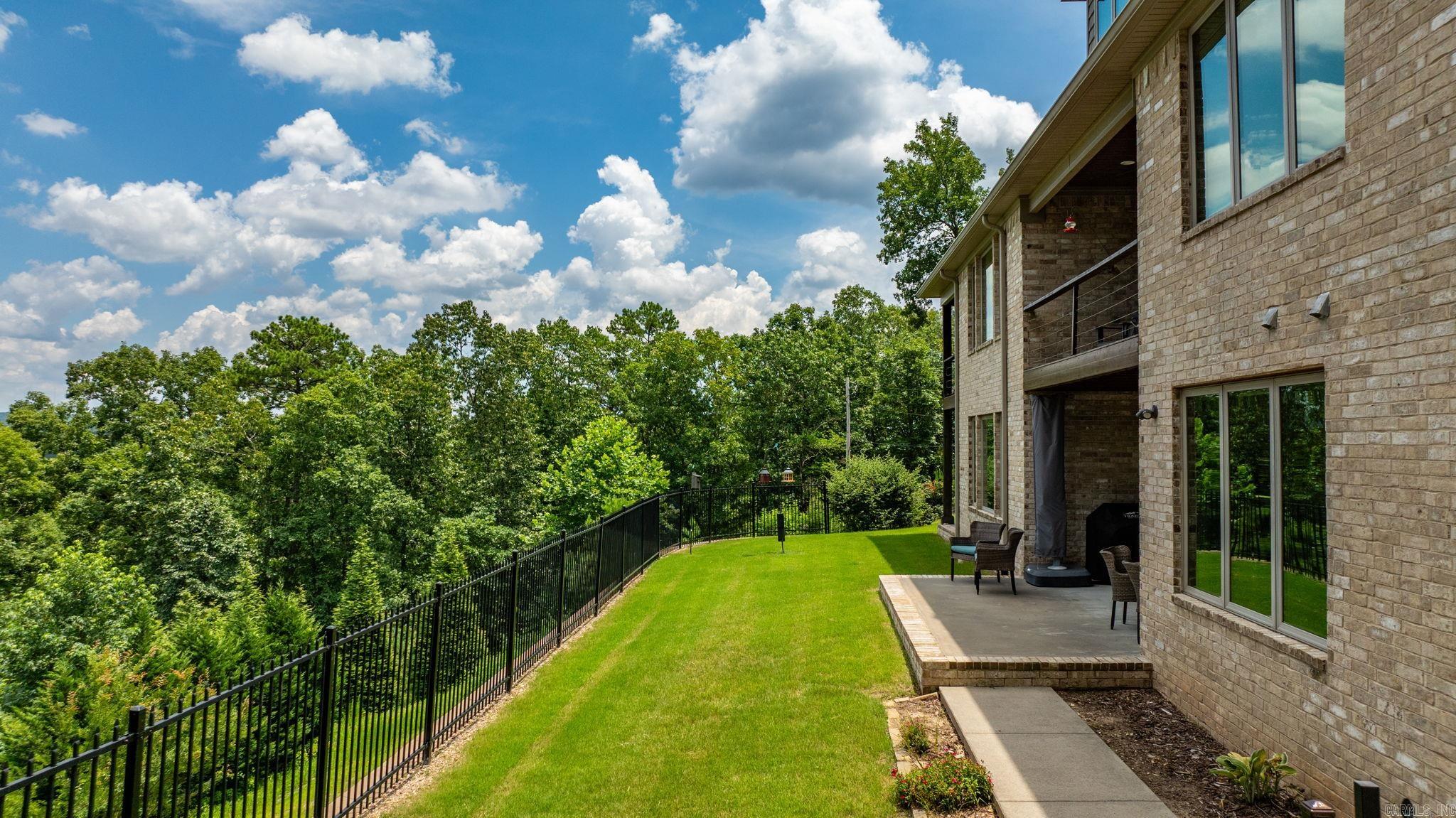 Reynolds Mountain - Residential