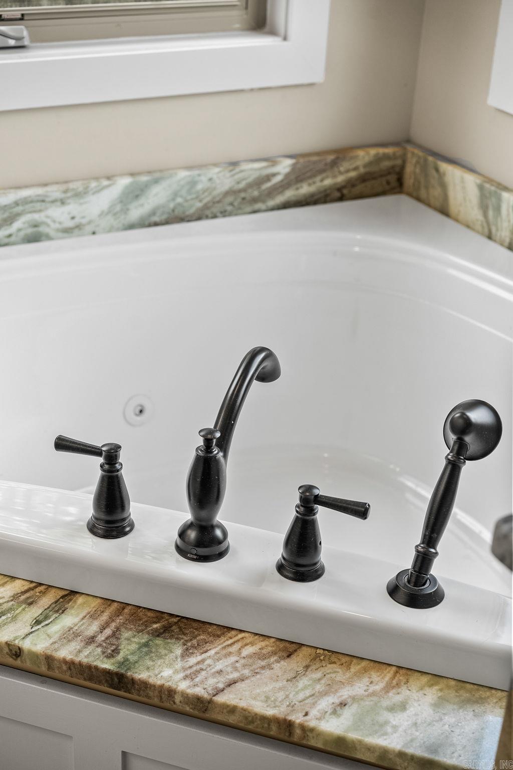 Reynolds Mountain - Residential