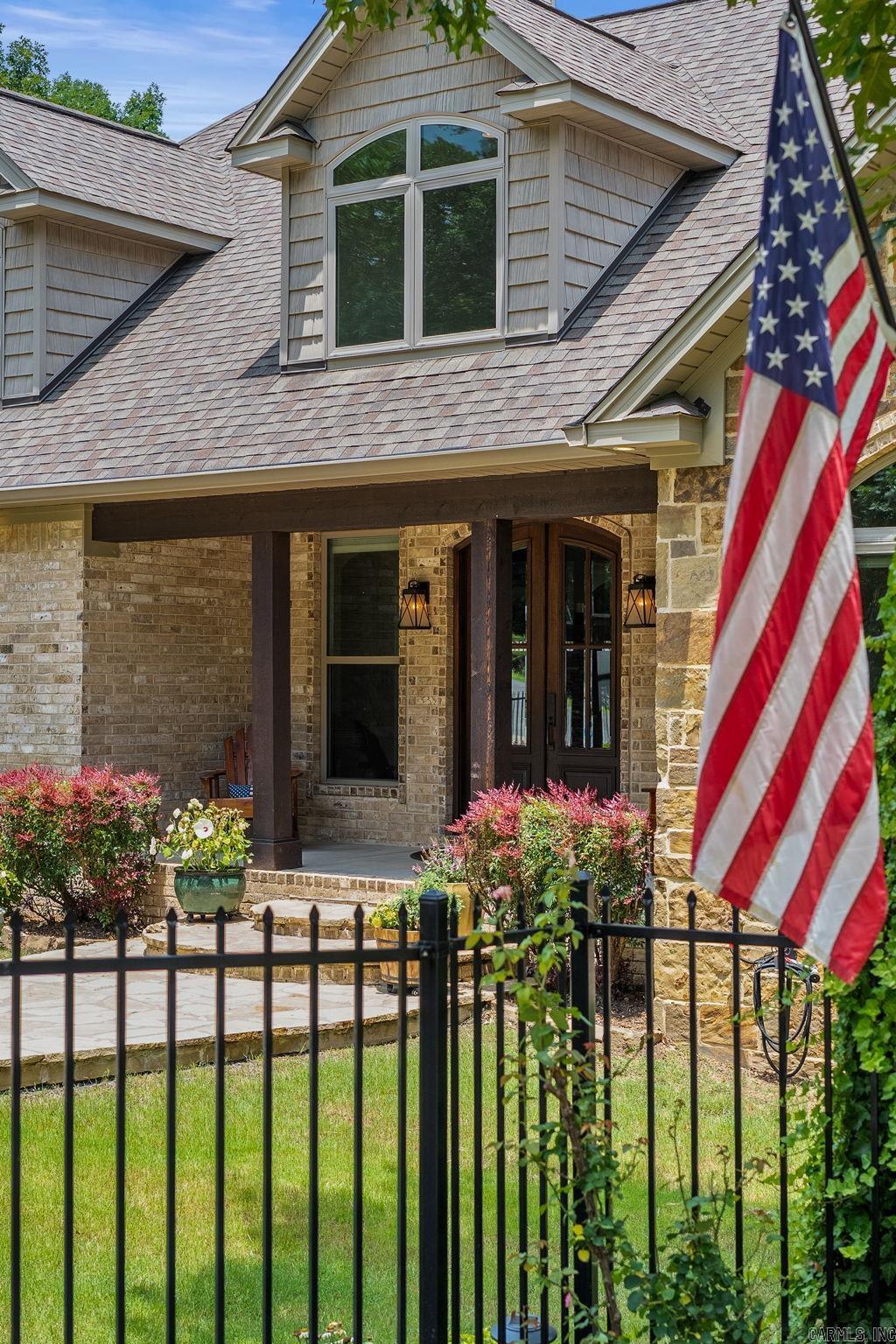 Reynolds Mountain - Residential