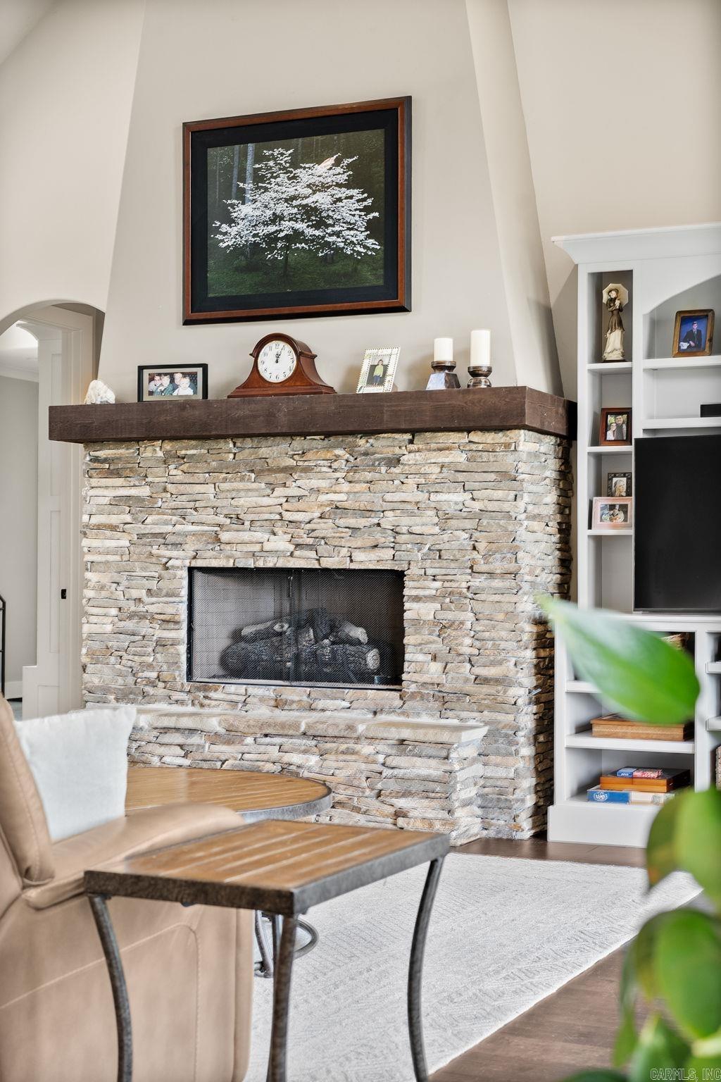 Reynolds Mountain - Residential