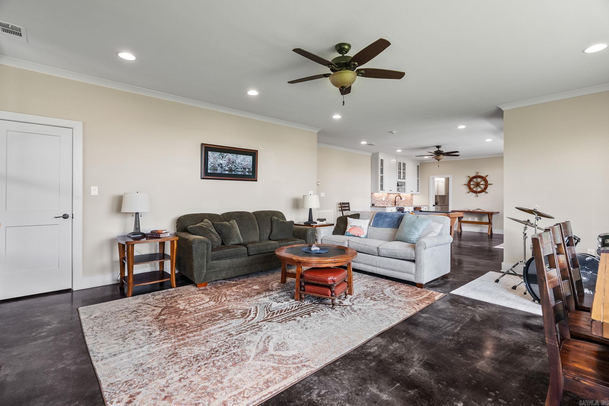 Reynolds Mountain - Residential