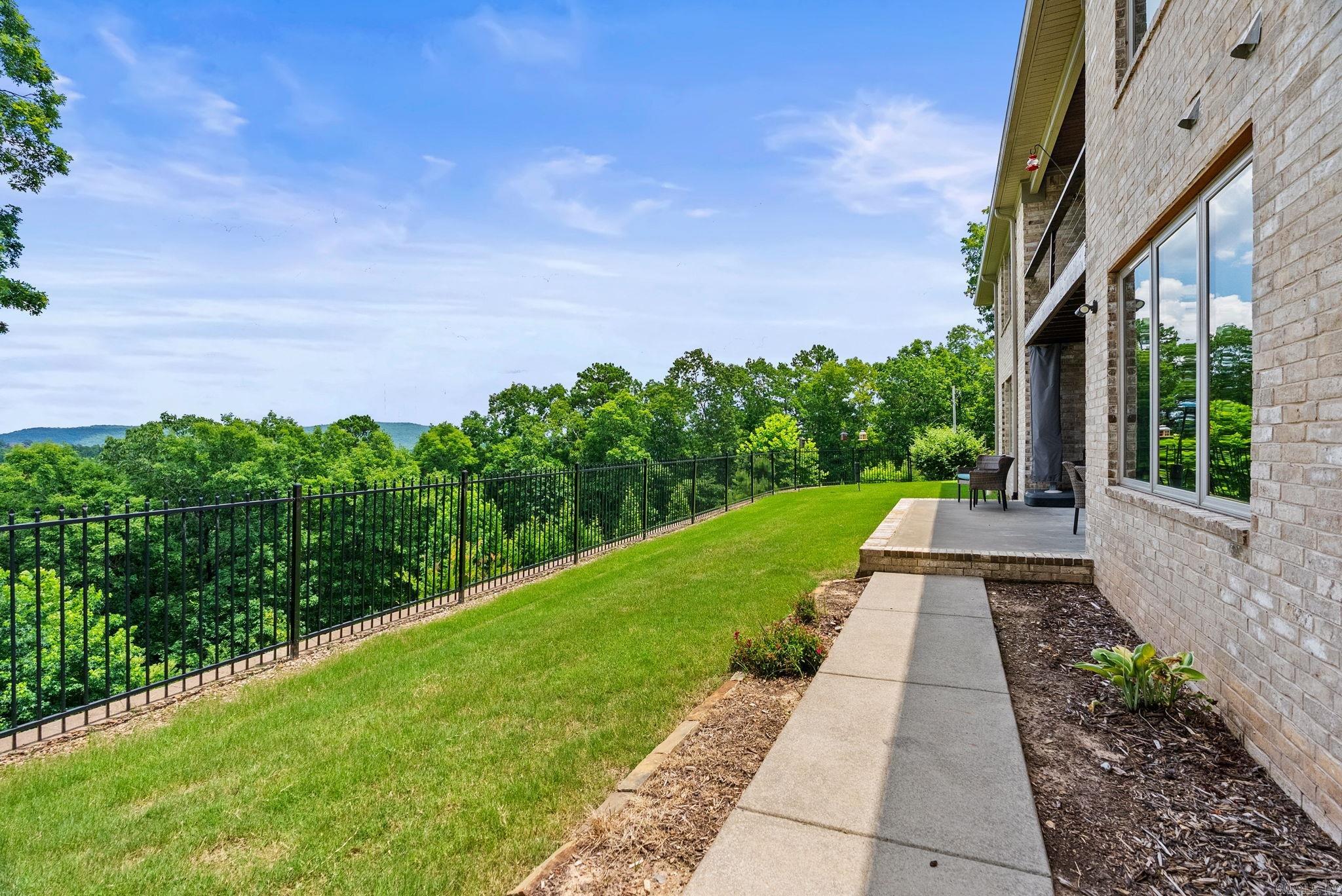 Reynolds Mountain - Residential