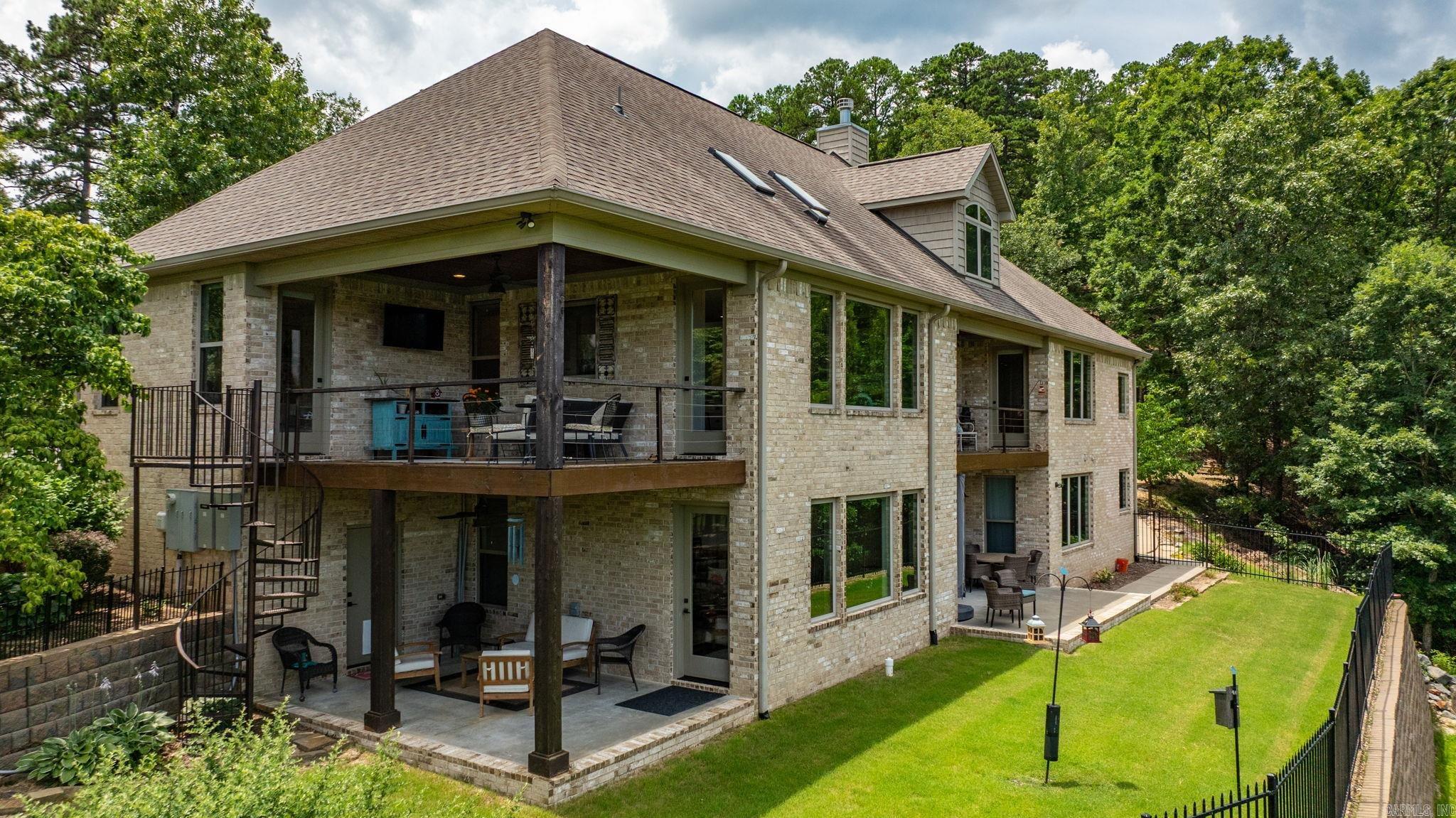 Reynolds Mountain - Residential