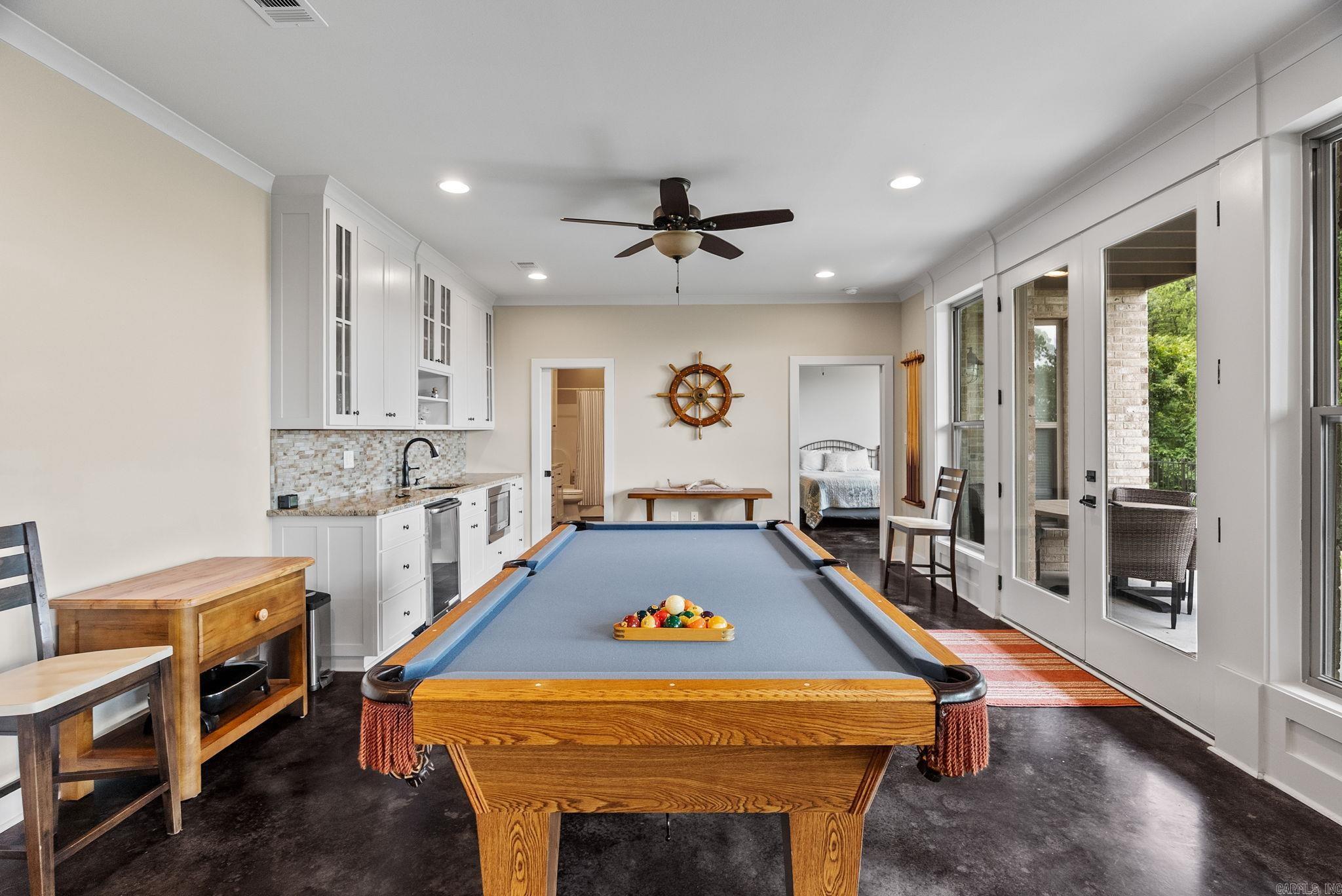 Reynolds Mountain - Residential