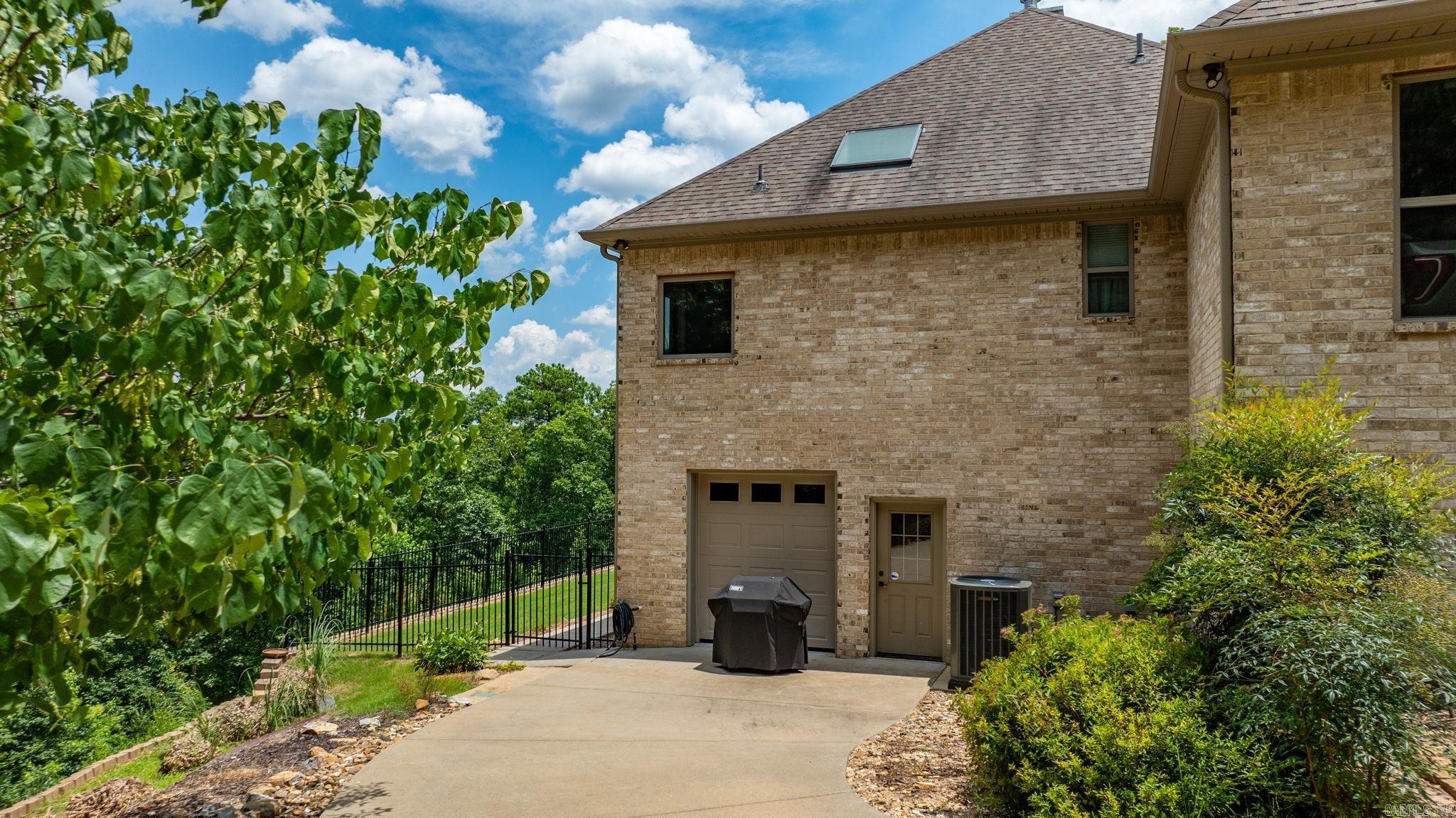 Reynolds Mountain - Residential