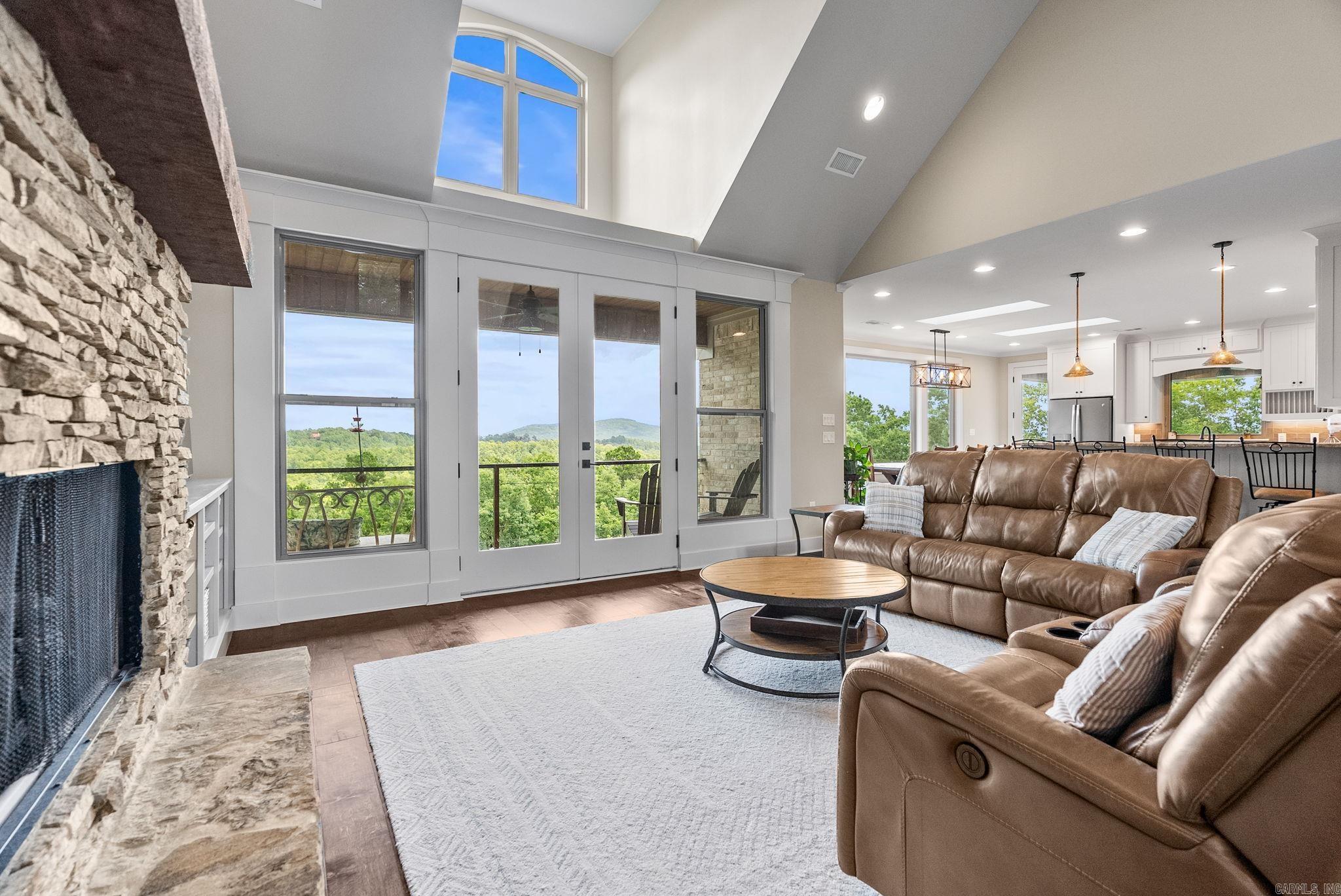 Reynolds Mountain - Residential