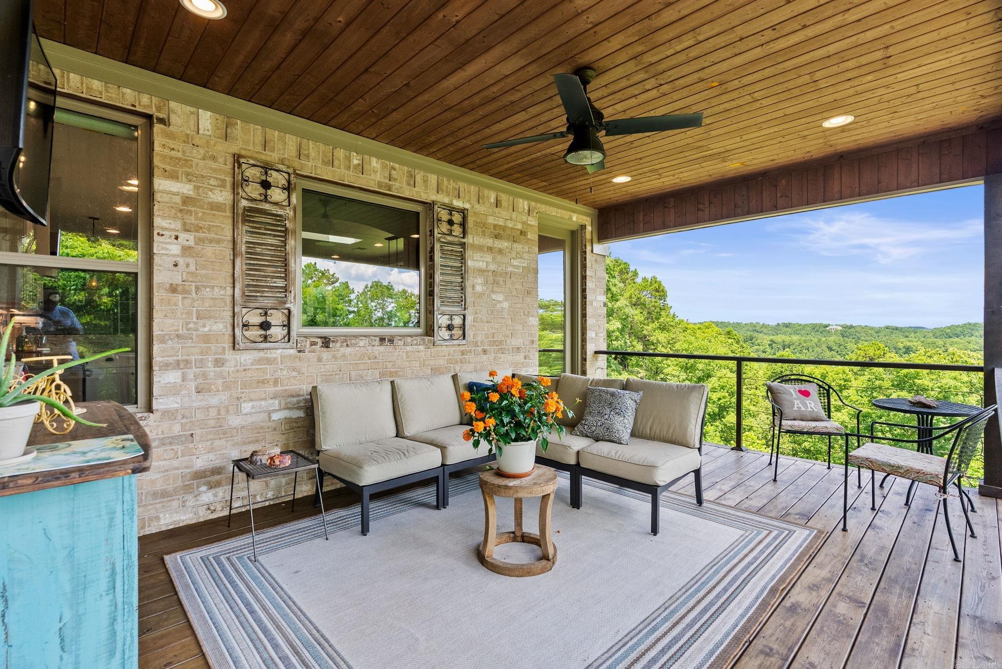 Reynolds Mountain - Residential