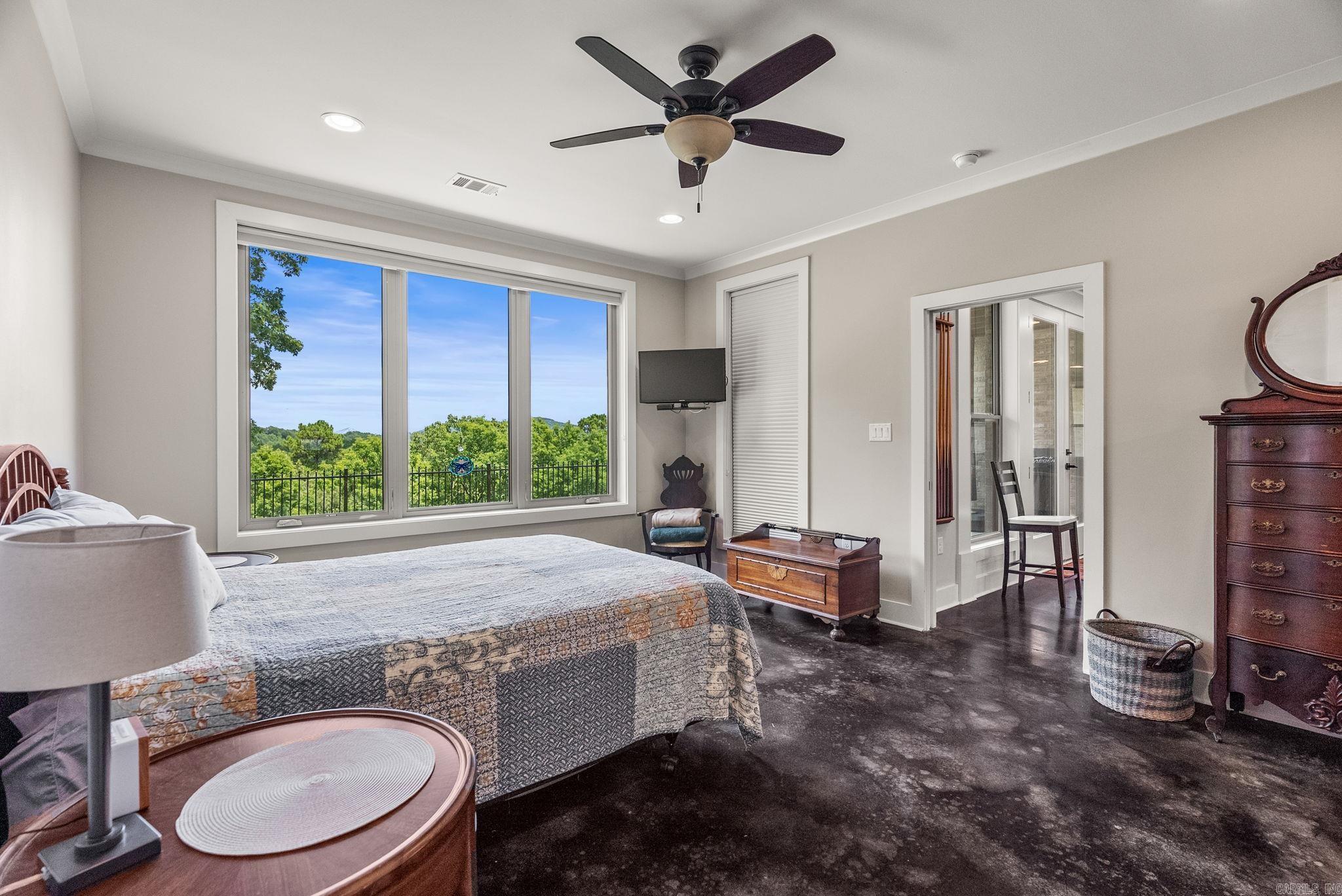 Reynolds Mountain - Residential