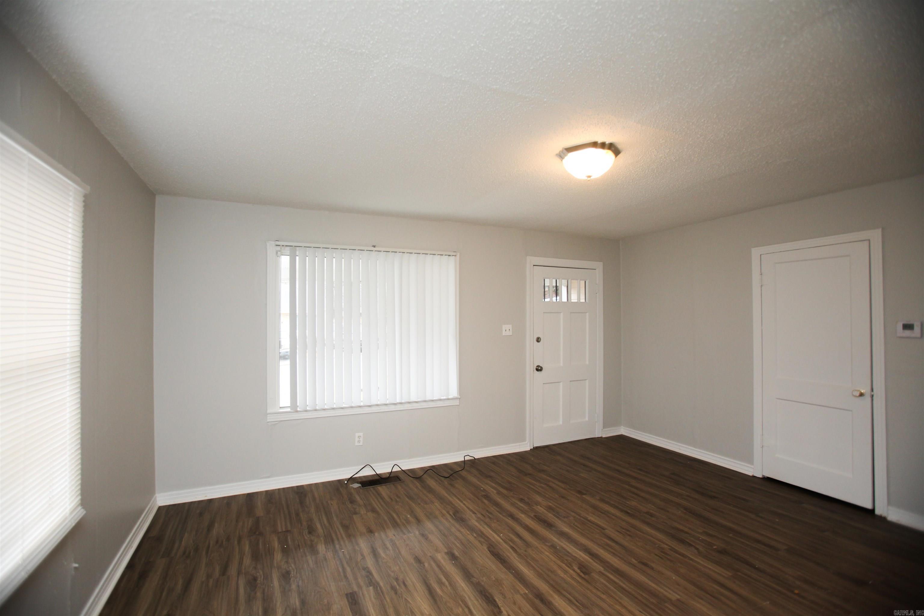 HYDE PARK - Residential