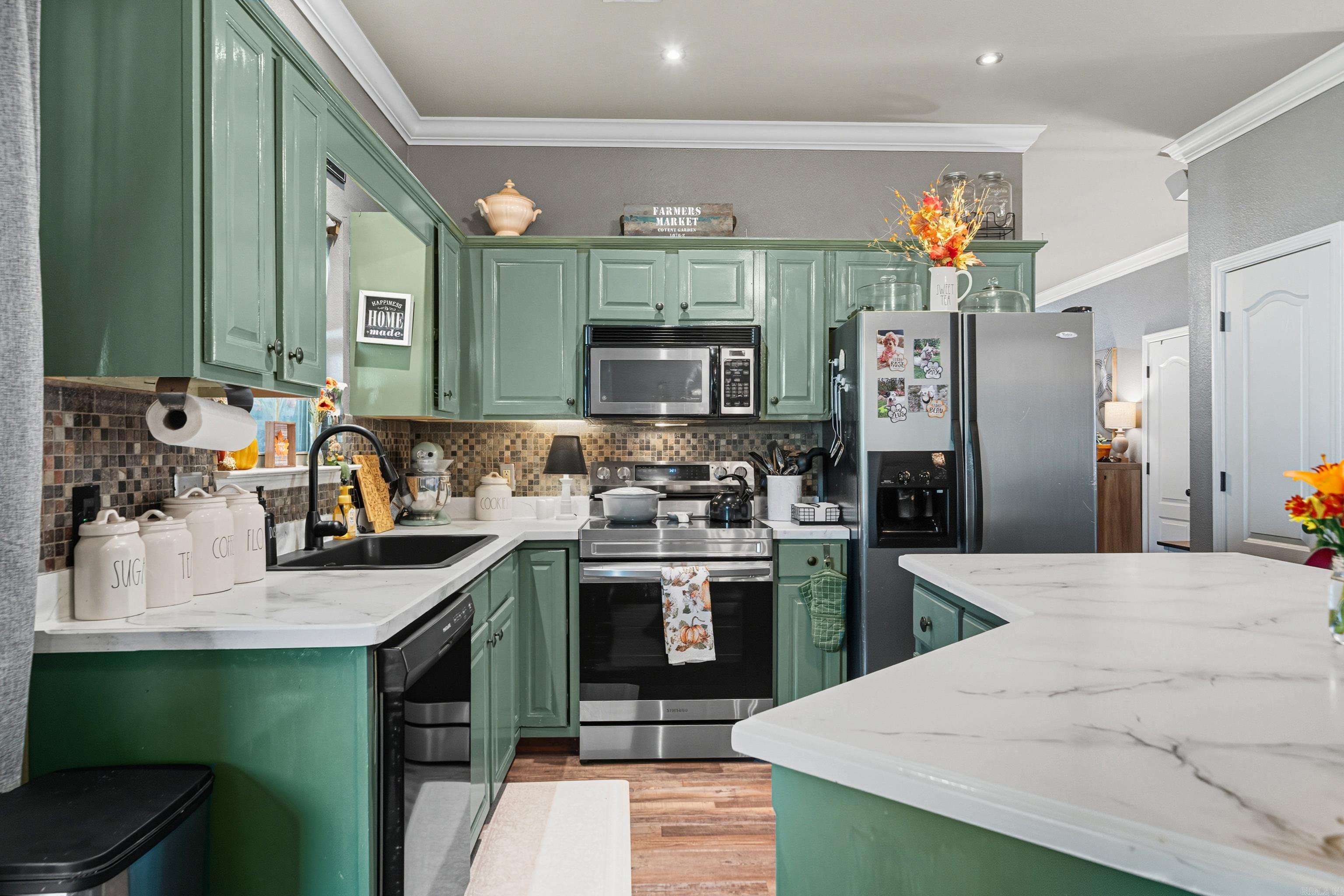 MAPLEWOOD ESTATES - Residential