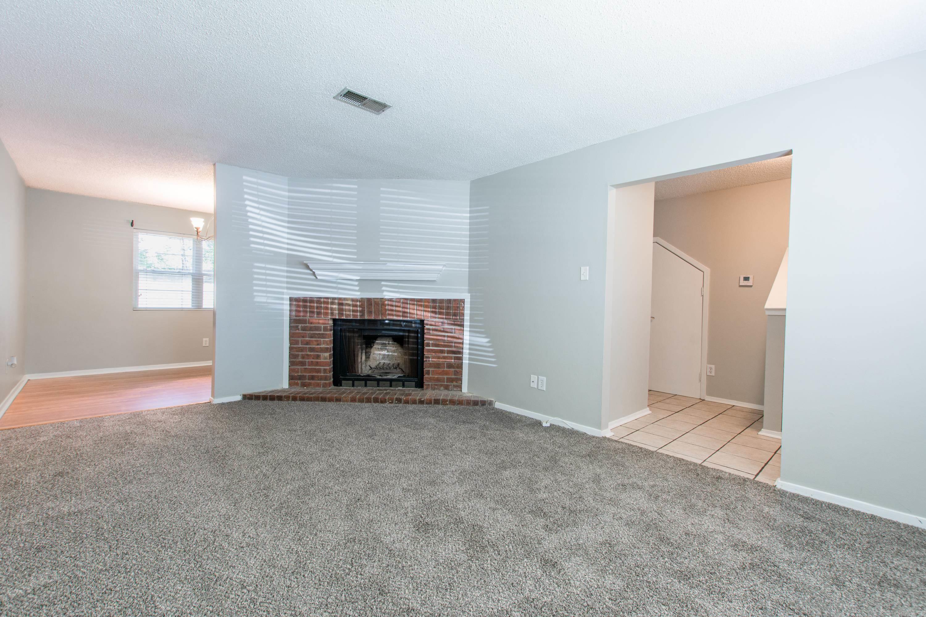 OAKCREST MANOR TWNHMS - Residential