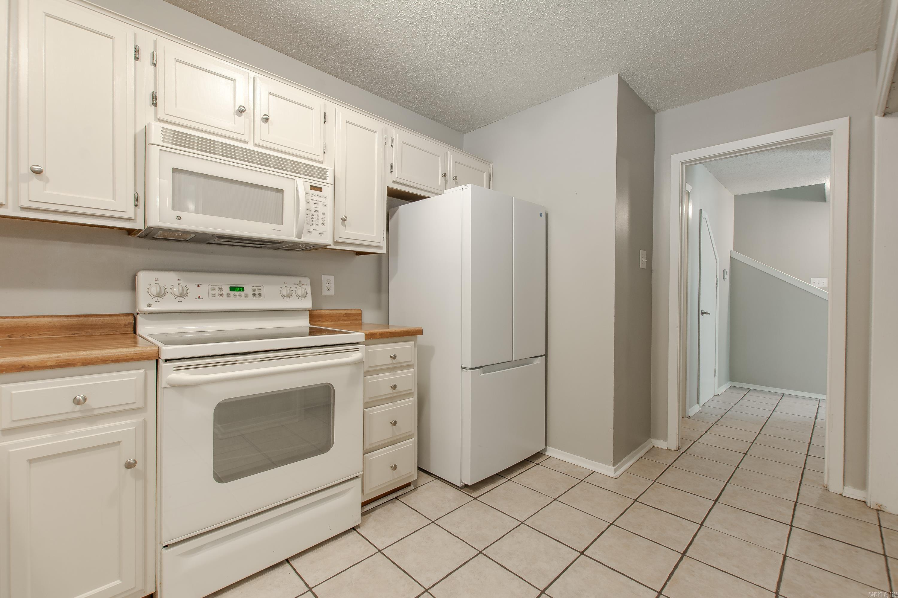 OAKCREST MANOR TWNHMS - Residential