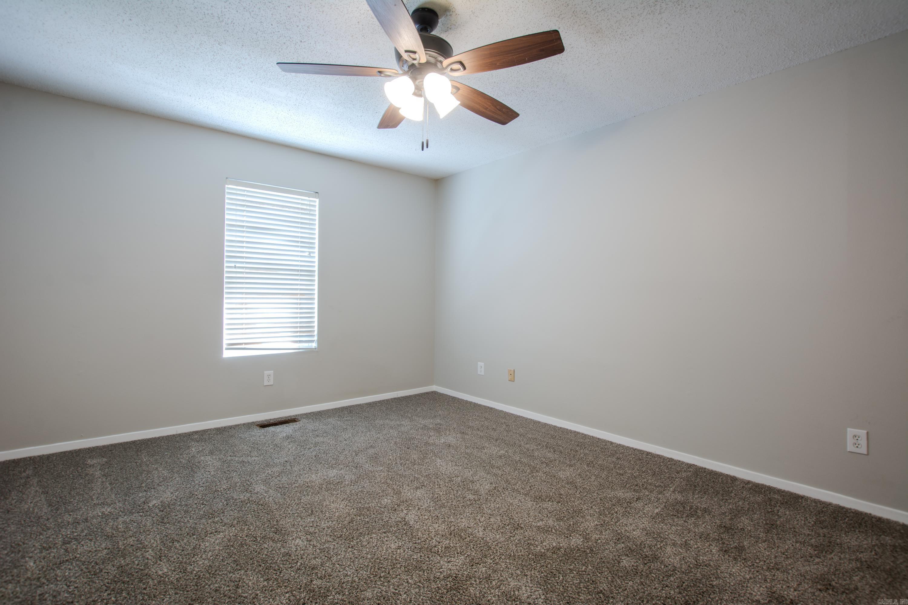 OAKCREST MANOR TWNHMS - Residential