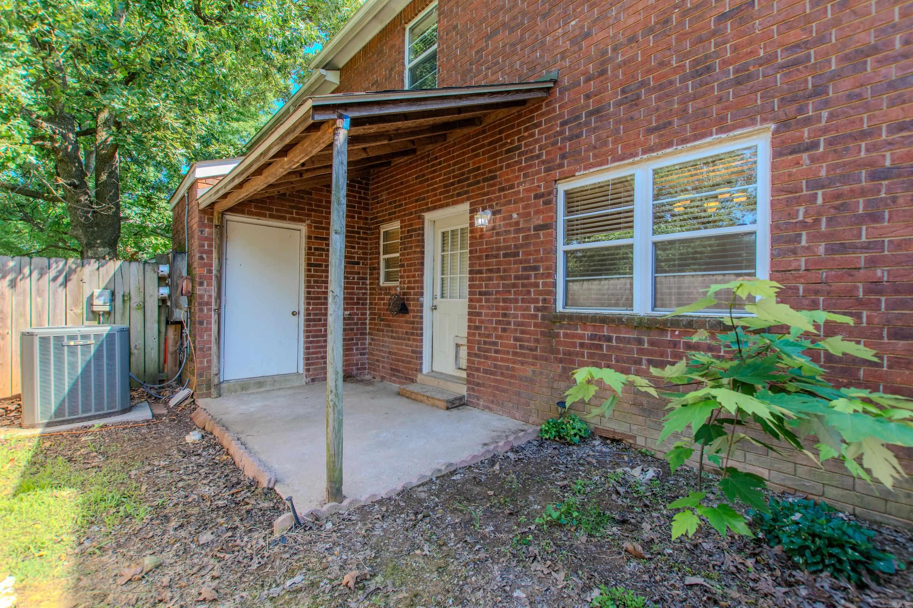 OAKCREST MANOR TWNHMS - Residential